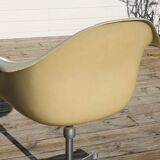 Herman Miller EAMES white shell armchair