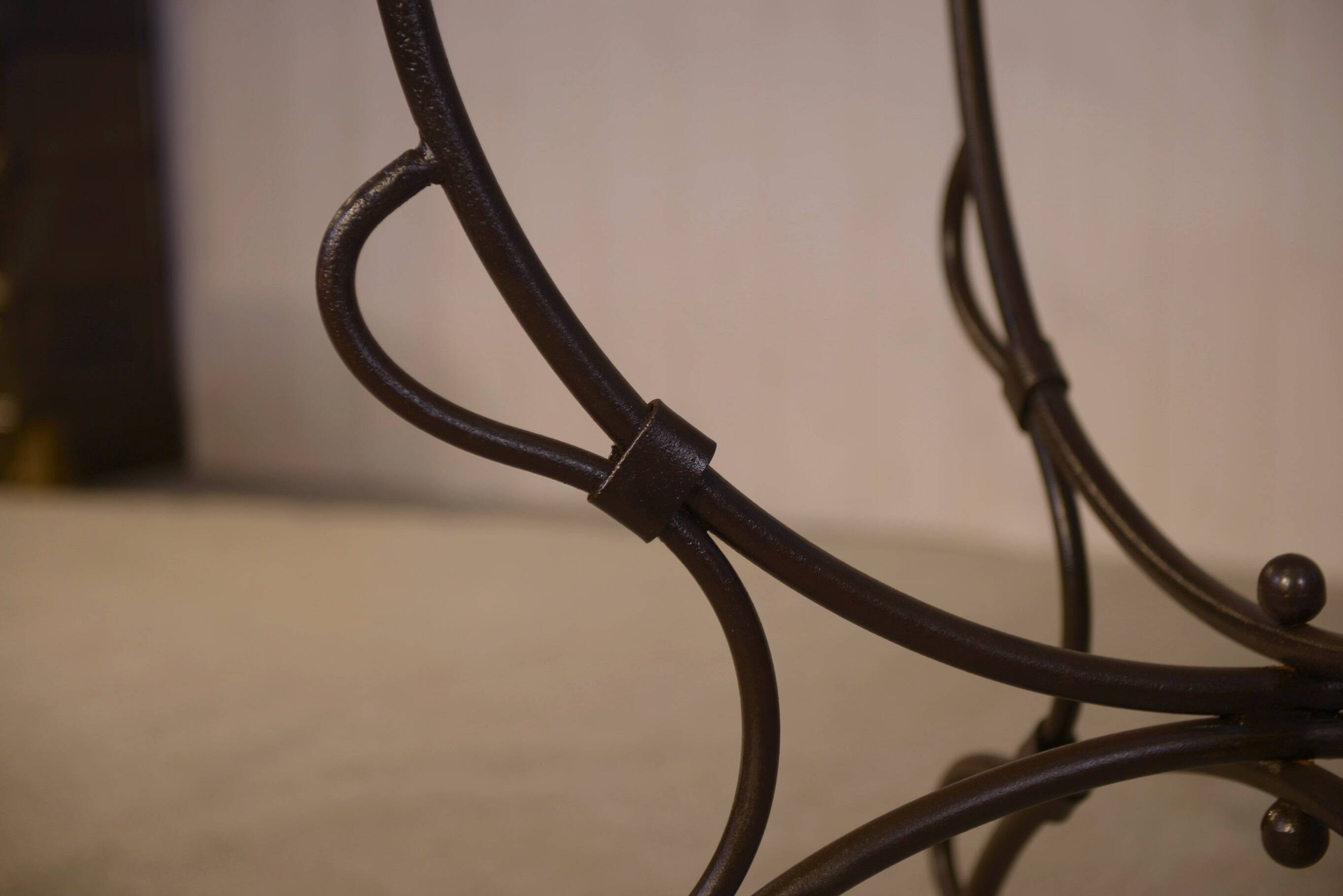 Table piètement en fer forgé pliant et plateau en verre intérieur/extérieur