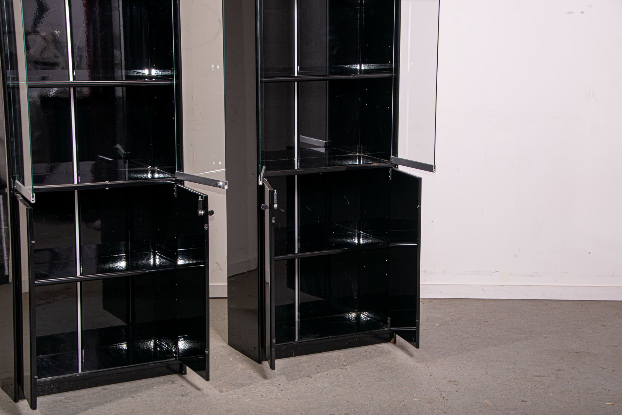 Set of Olinto book cases designed by Kazuhide Takahama for B&B Italia circa 1980