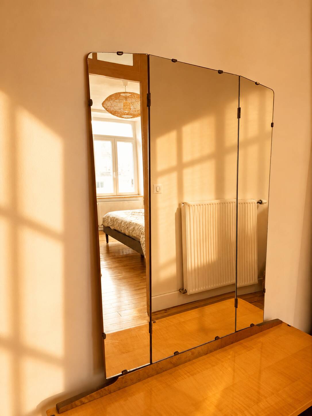 Coiffeuse vintage - mid century années 50 en sycomore ondé miroir triptyque