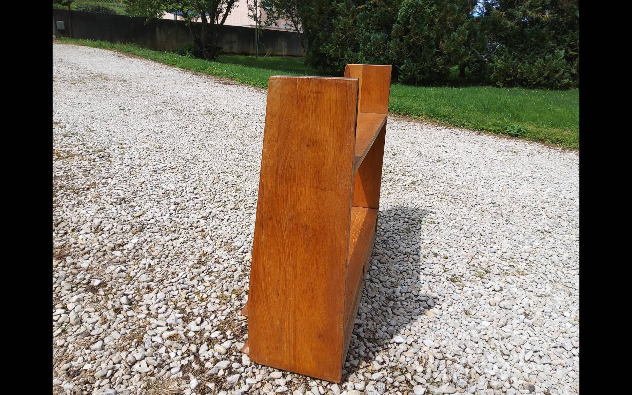 Marcel Gascoin shelf