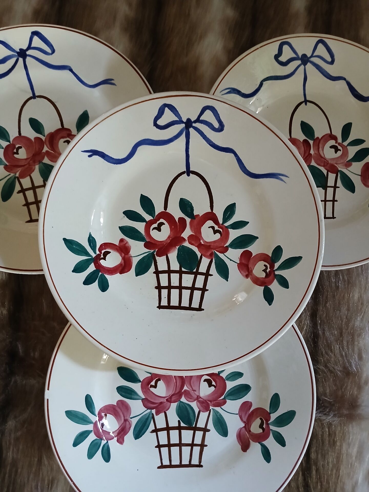 4 antique Longchamp dessert plates