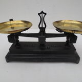 Scale old type roberval force 1 kg