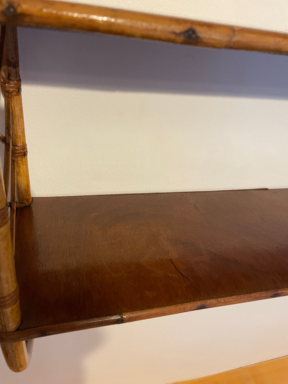 Étagère en rotin vintage