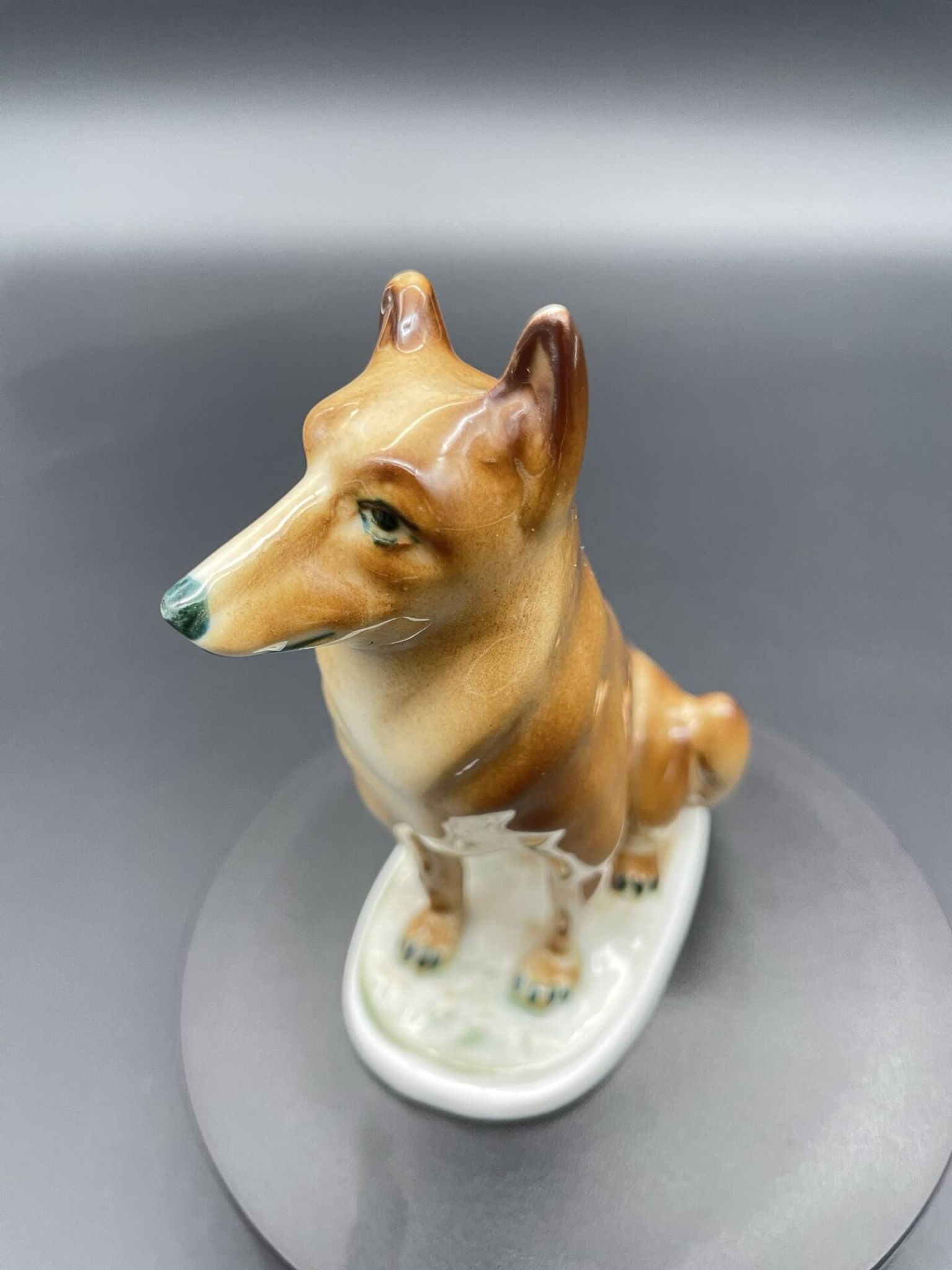 Vintage porcelain sitting dog Zsolnay Pécs – Hungary, 1960s