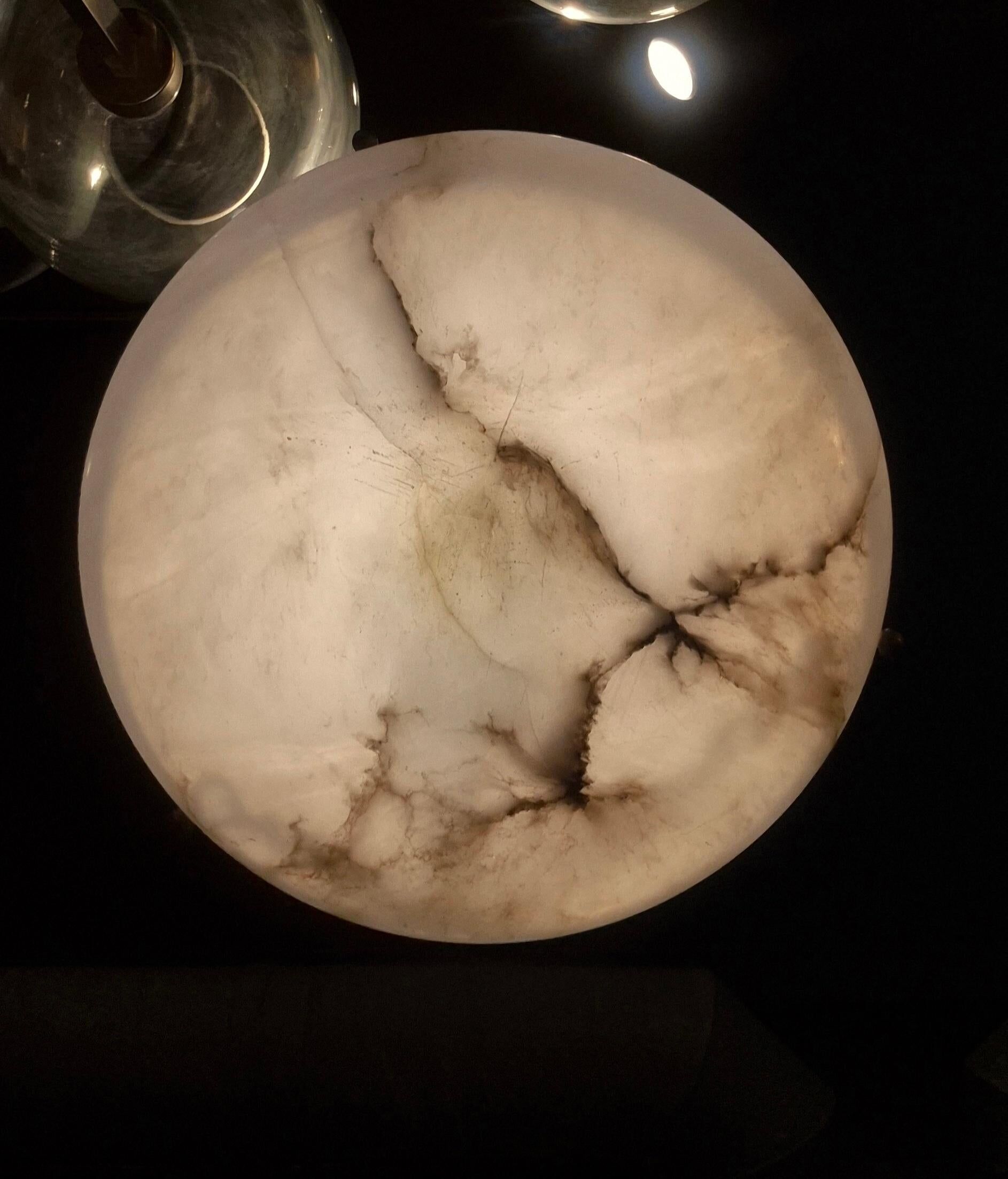 Suspension en albâtre, diamètre 30 cm. Swedish Grace, années 1920.
