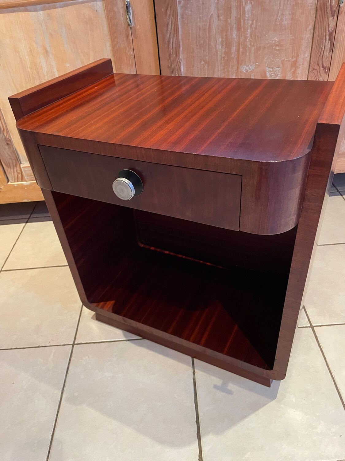 Art deco design end table