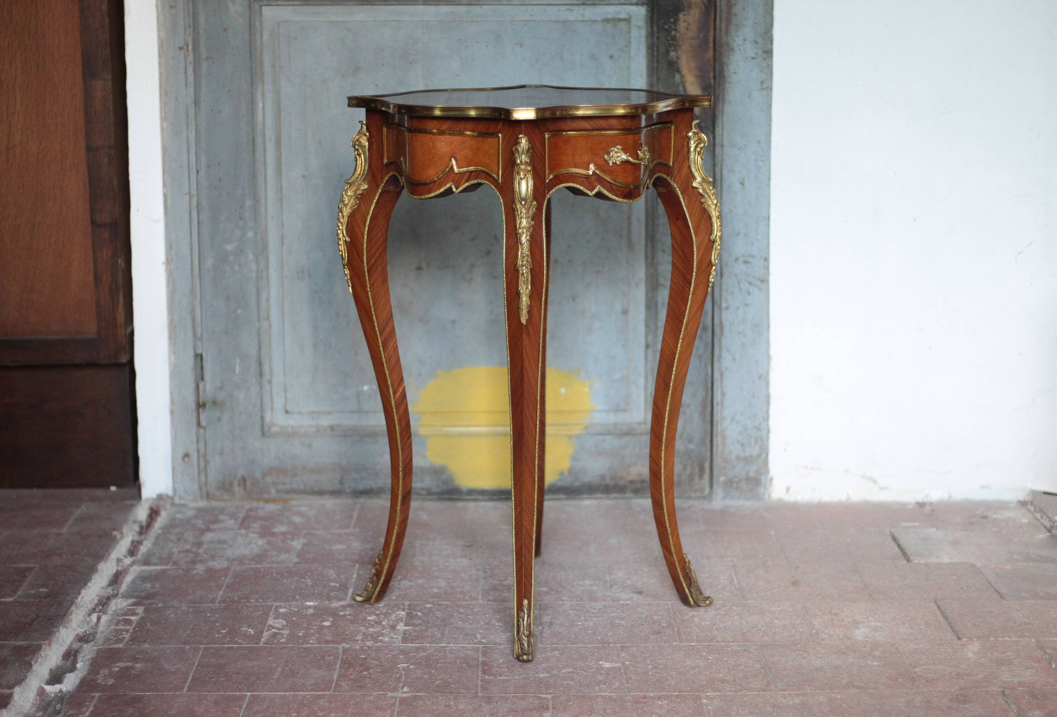 Wooden bedside table with marquetry and bronze, side table with curved legs