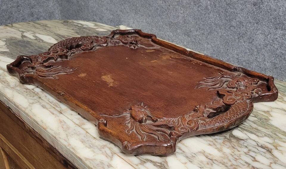 Asie Vers 1900 : plateau aux dragons en bois exotique