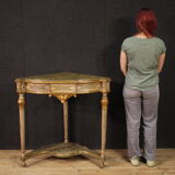 Encoignure italienne laquée du XXe siècle de style Louis XVI