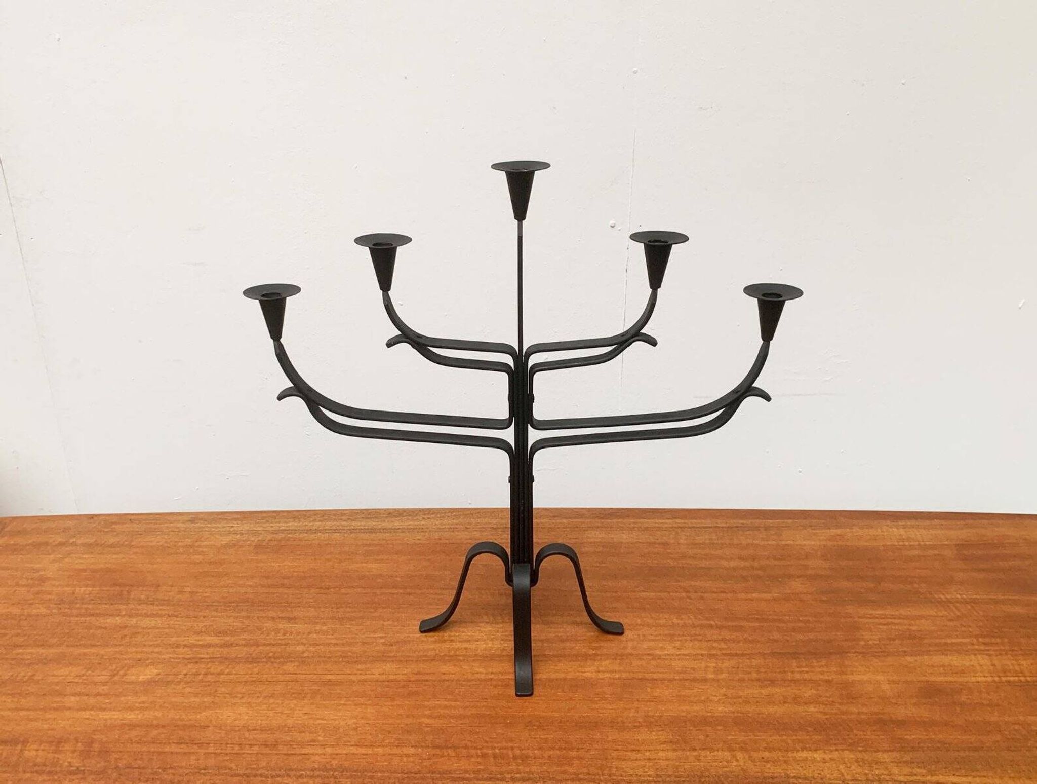 Support de bougie en métal brutaliste
