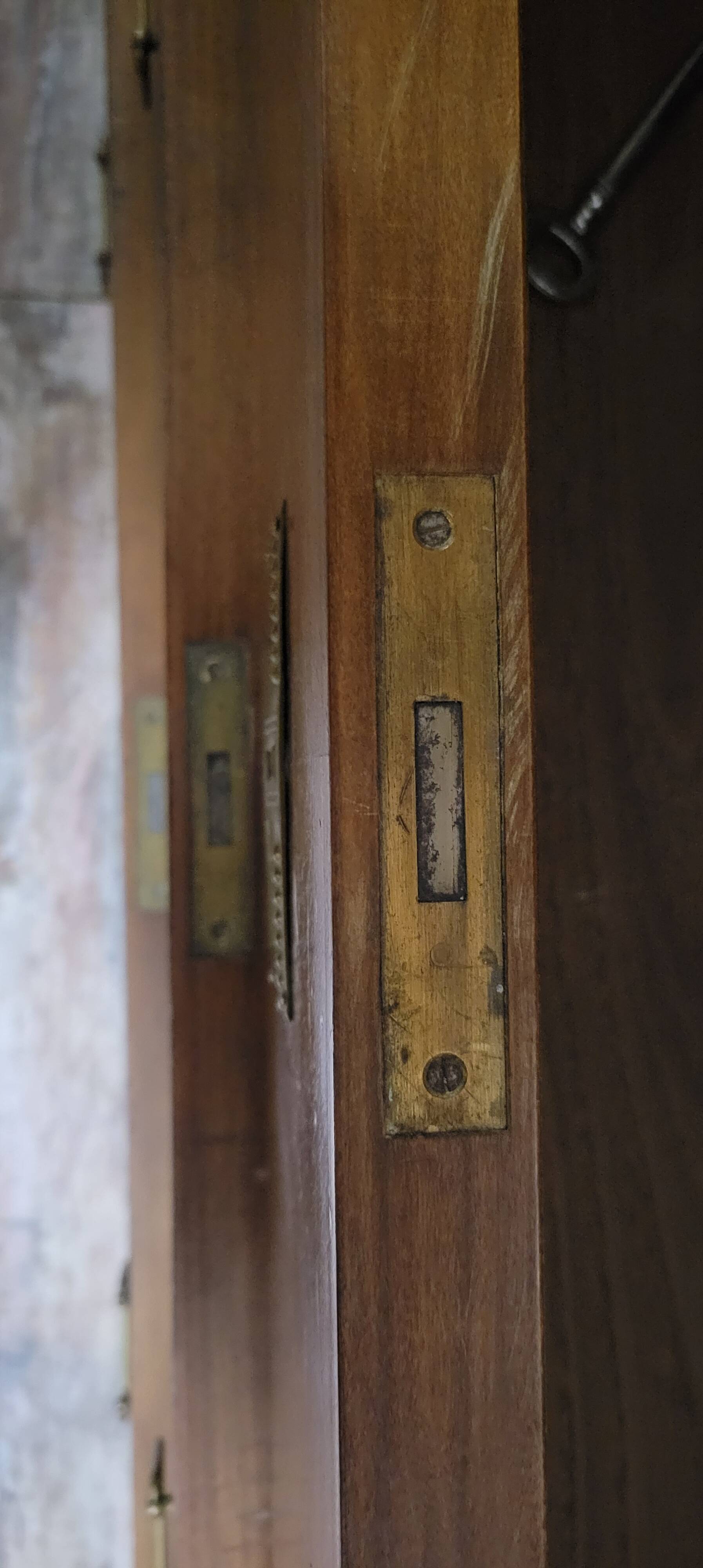 Rare Biedermeier guillotine secretary, made of walnut and marquetry.