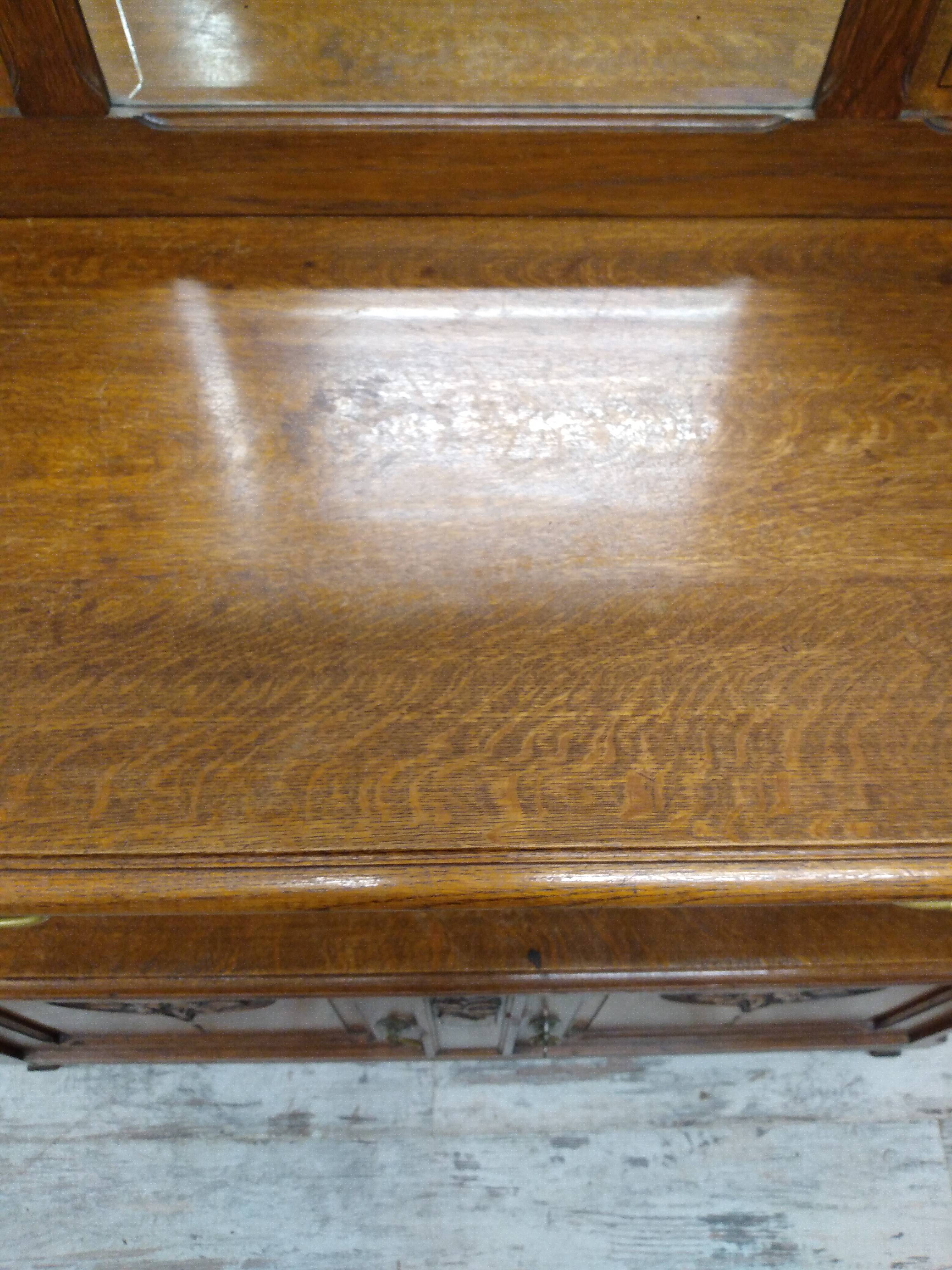 Atypical art deco buffet