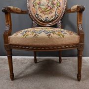 Paire de fauteuils en hêtre, style Louis XVI – début XXe