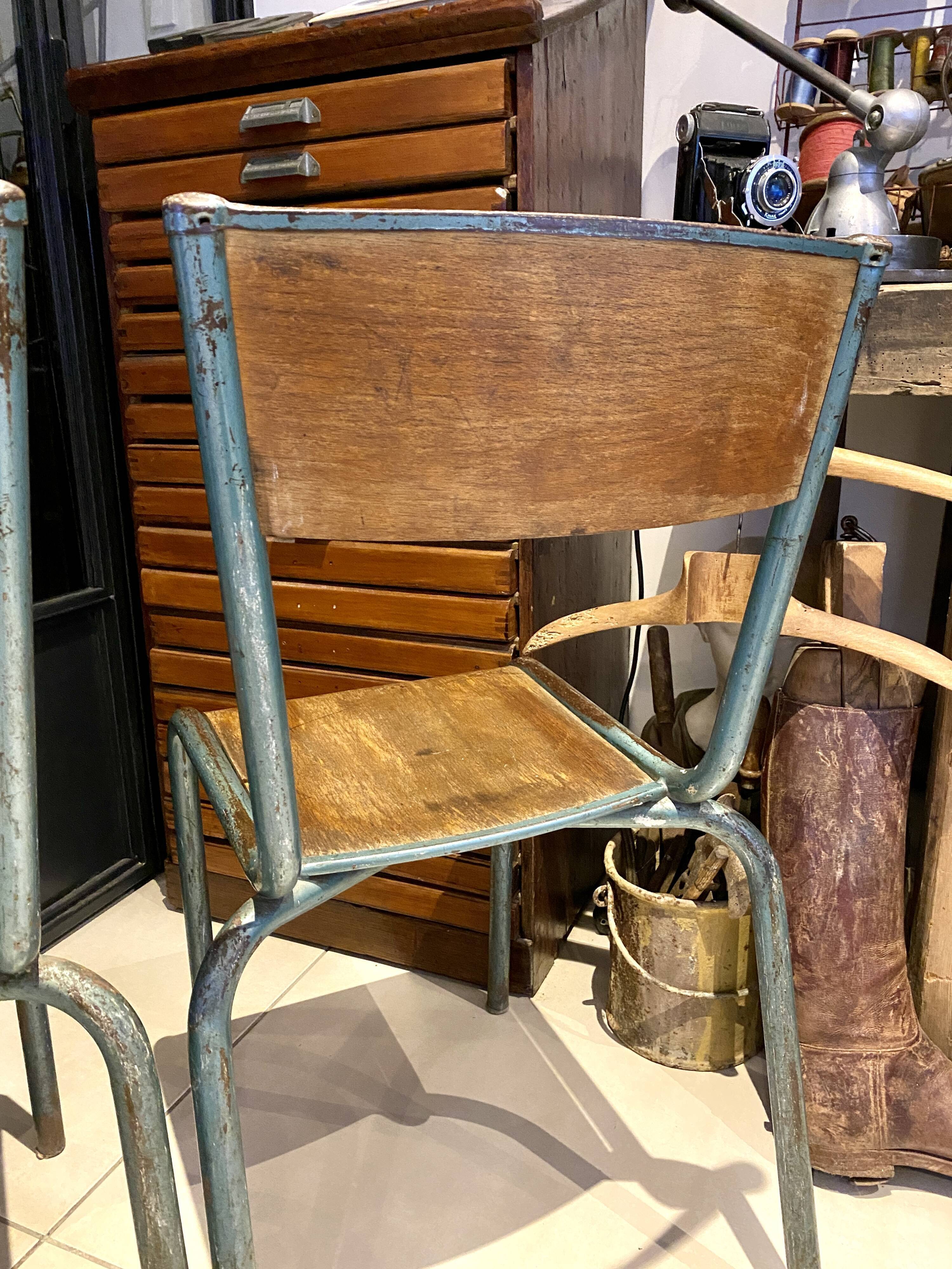 Paire de chaises d'école vintage