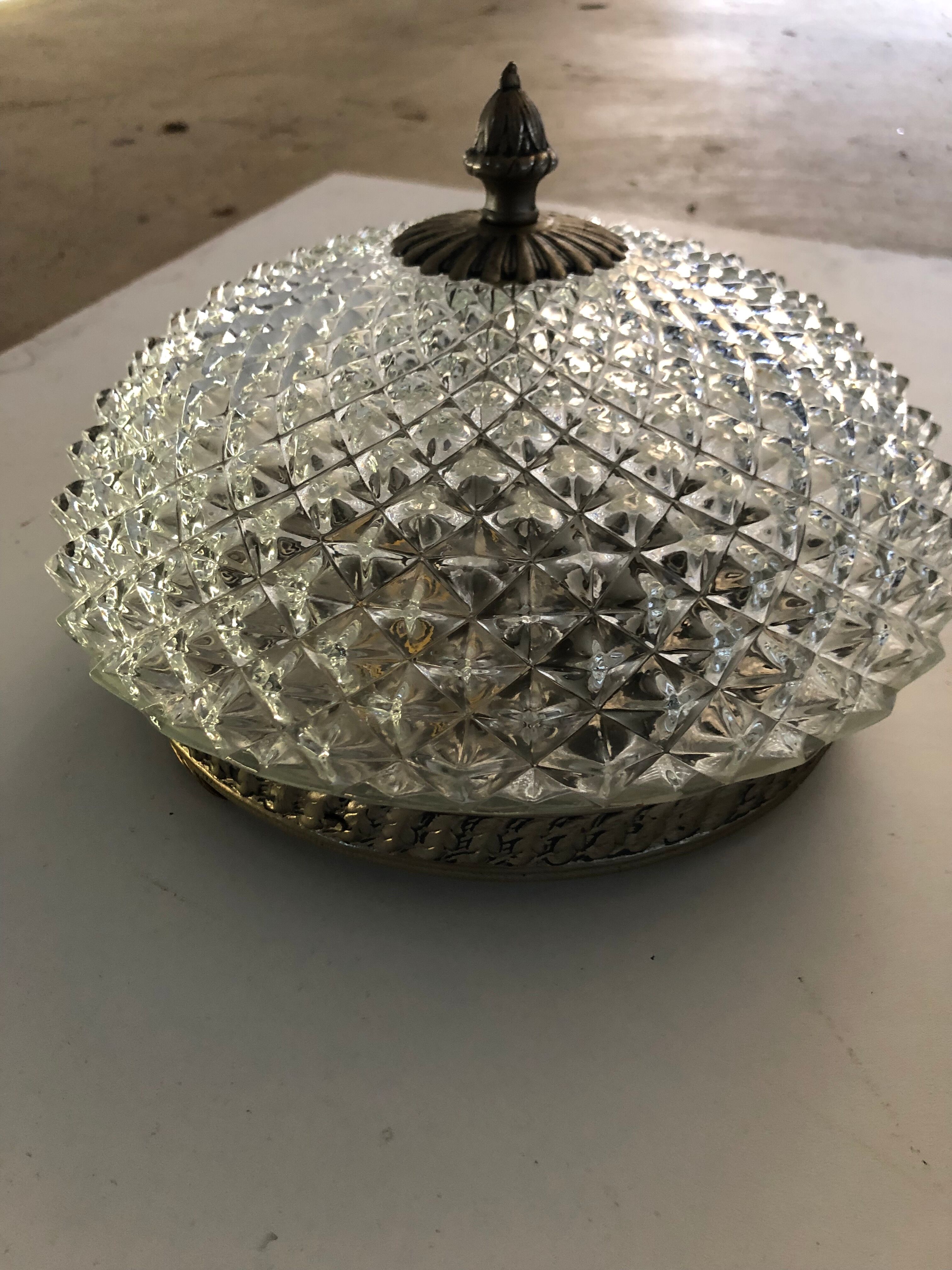 Plafonnier laiton et verre 1950