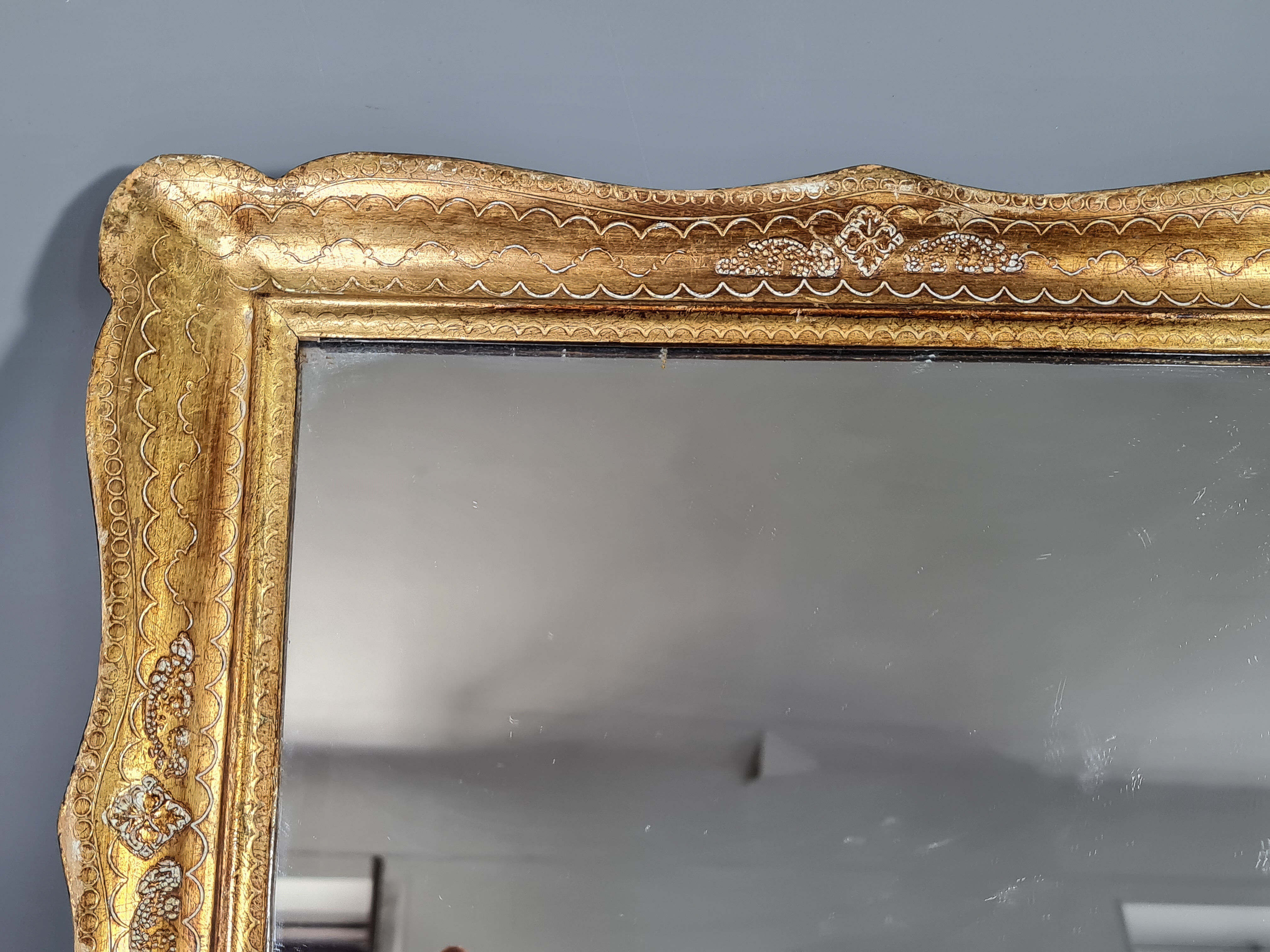 Italian mirror, key frame, vintage 50, engraved wood - gilded 39x32 cm SB
