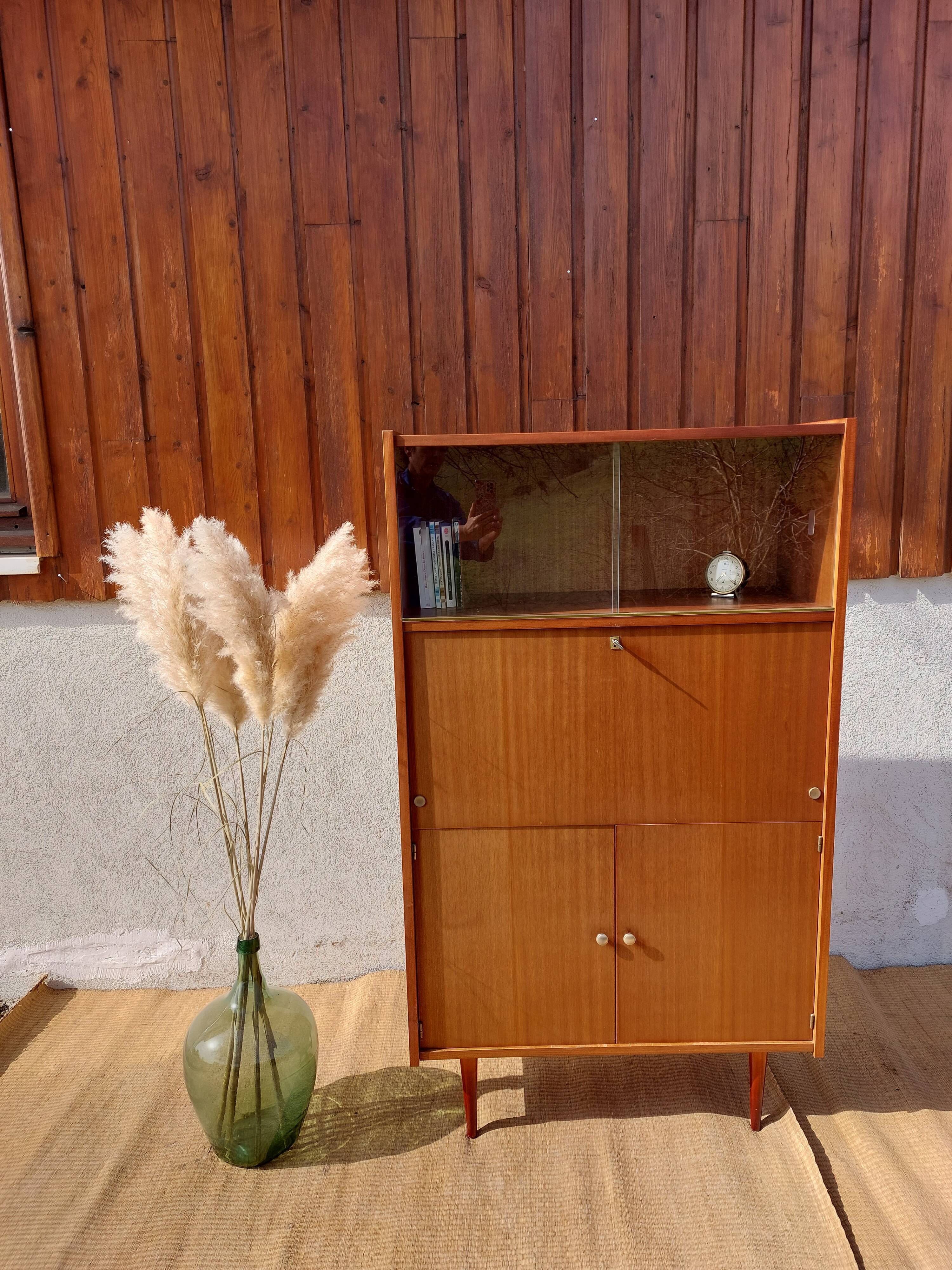 secretary 70s