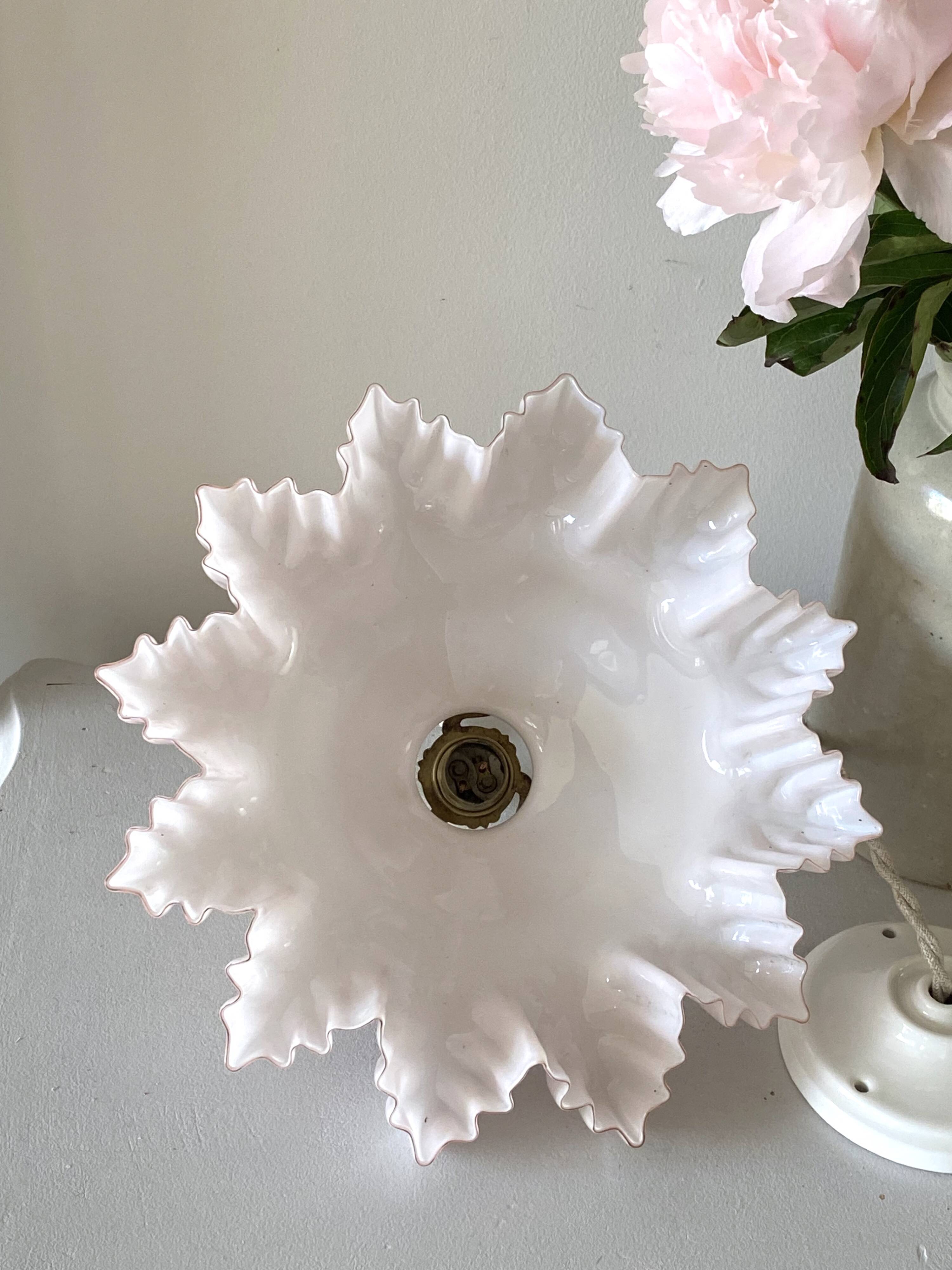 “Frou frou” pendant light