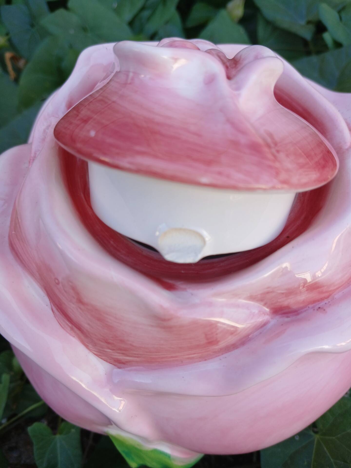 Théière en forme de rose