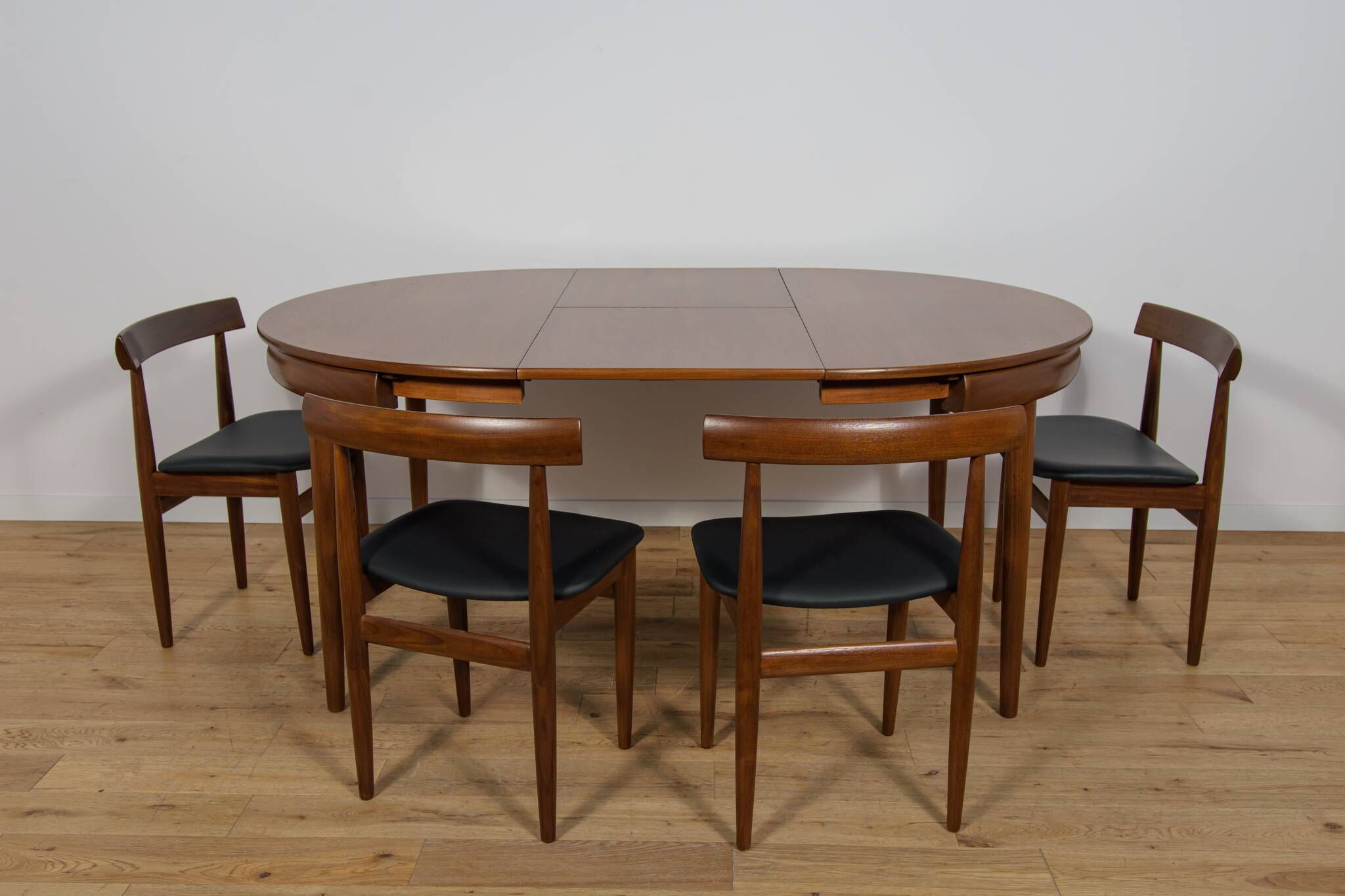 Mid-Century Teak Dining Table & Chairs by Hans Olsen for Frem Røjle.