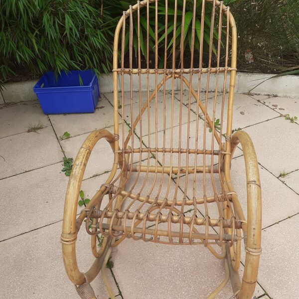 fauteuil à bascule en rotin