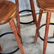 Trio de tabourets de bar en bois Bernkop