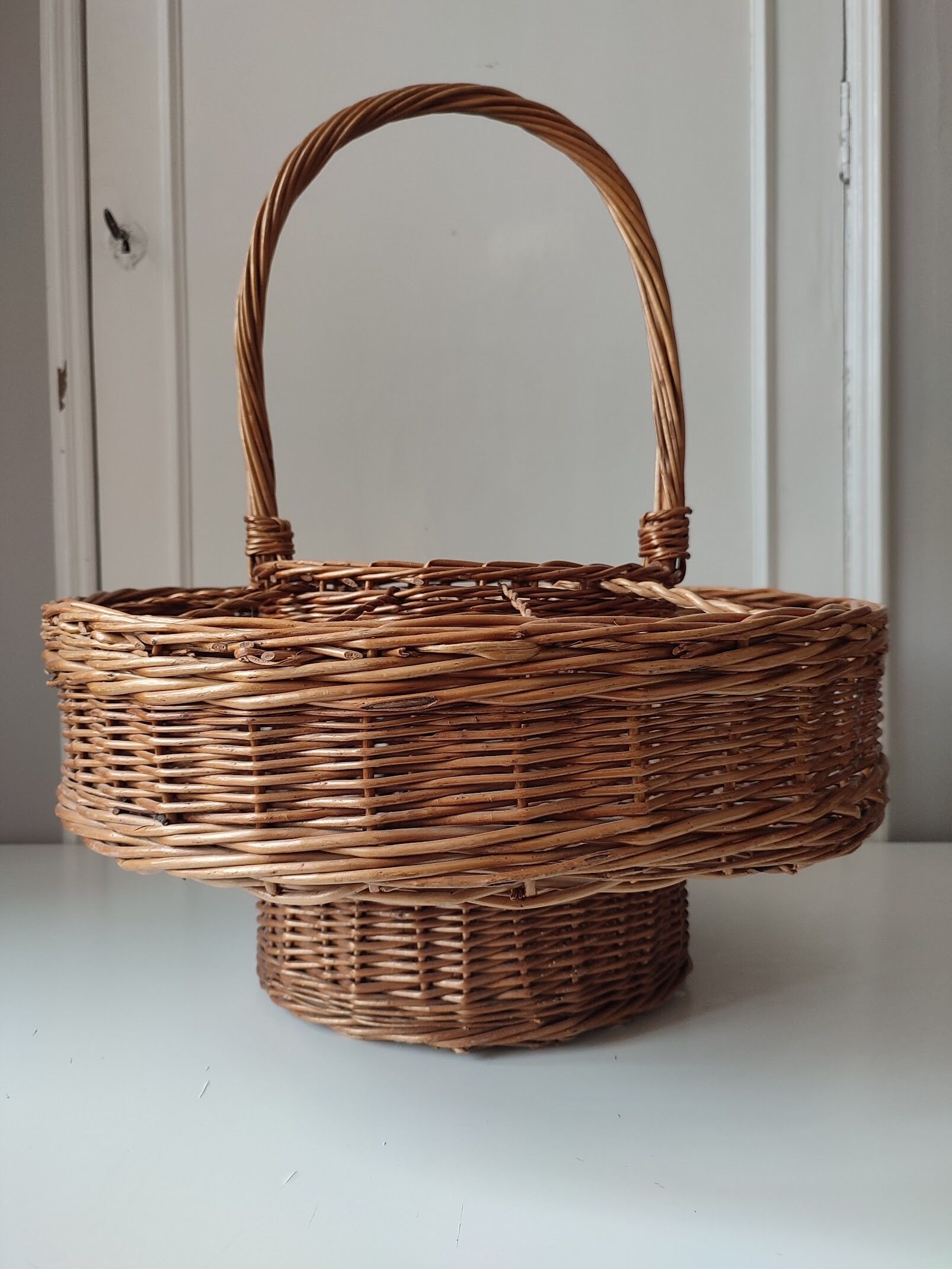 Vintage Wicker Portable Bar