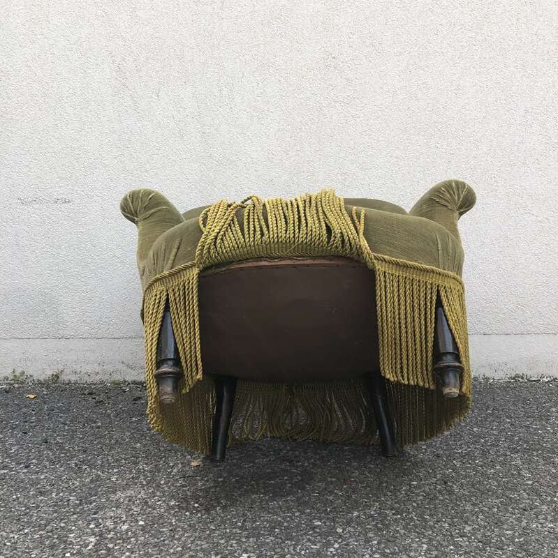 Toad armchair