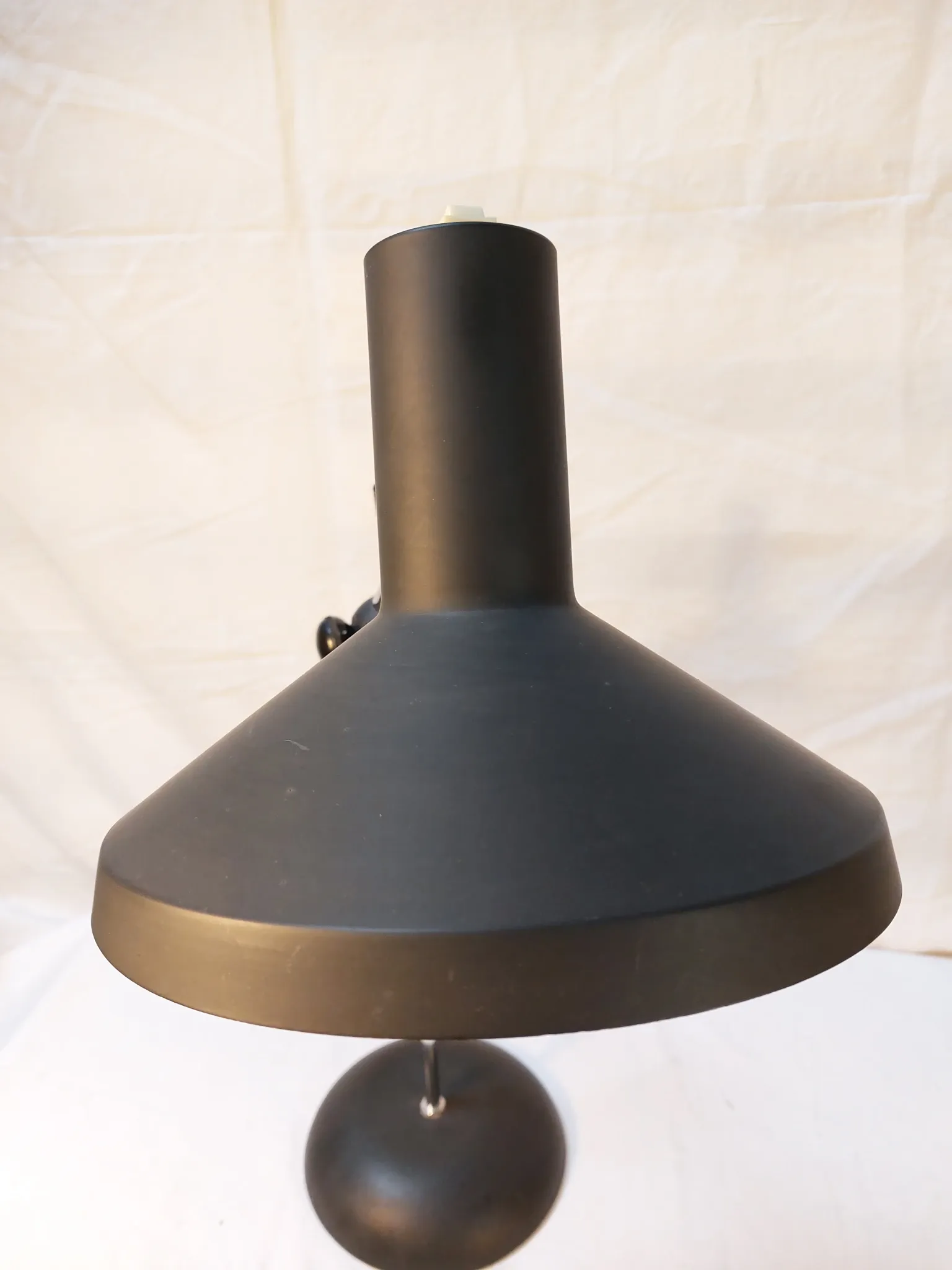 Vintage adjustable desk lamp in black metal and chrome, 1950s-70s.