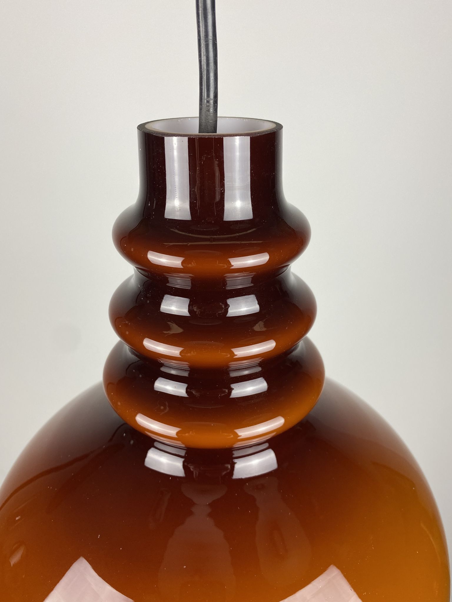 Suspension en verre brun foncé par Peill et Putzler 1960