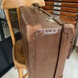 Former vintage suitcase "La Mondiale"