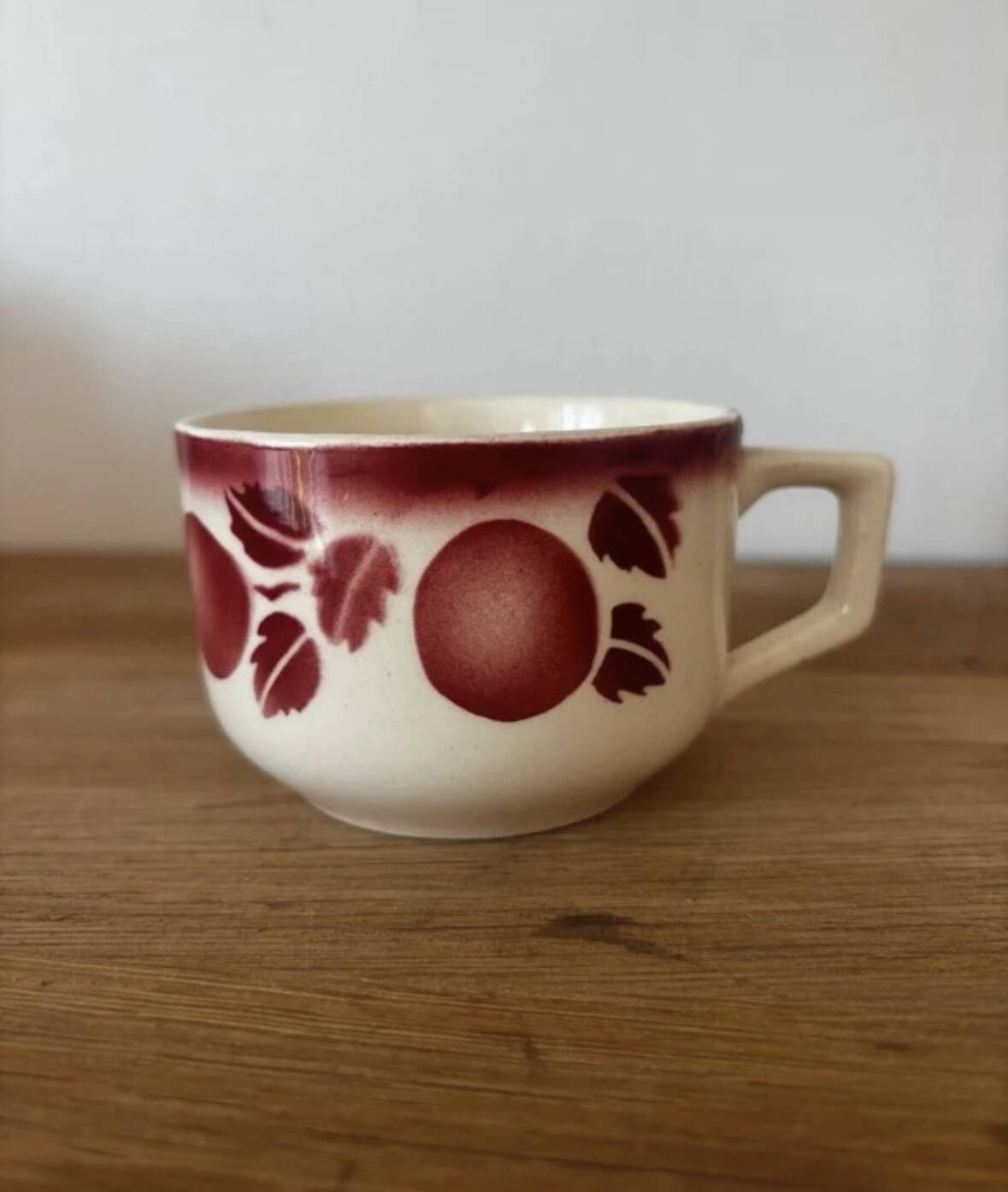 5 tasses anciennes Badonviller fruits