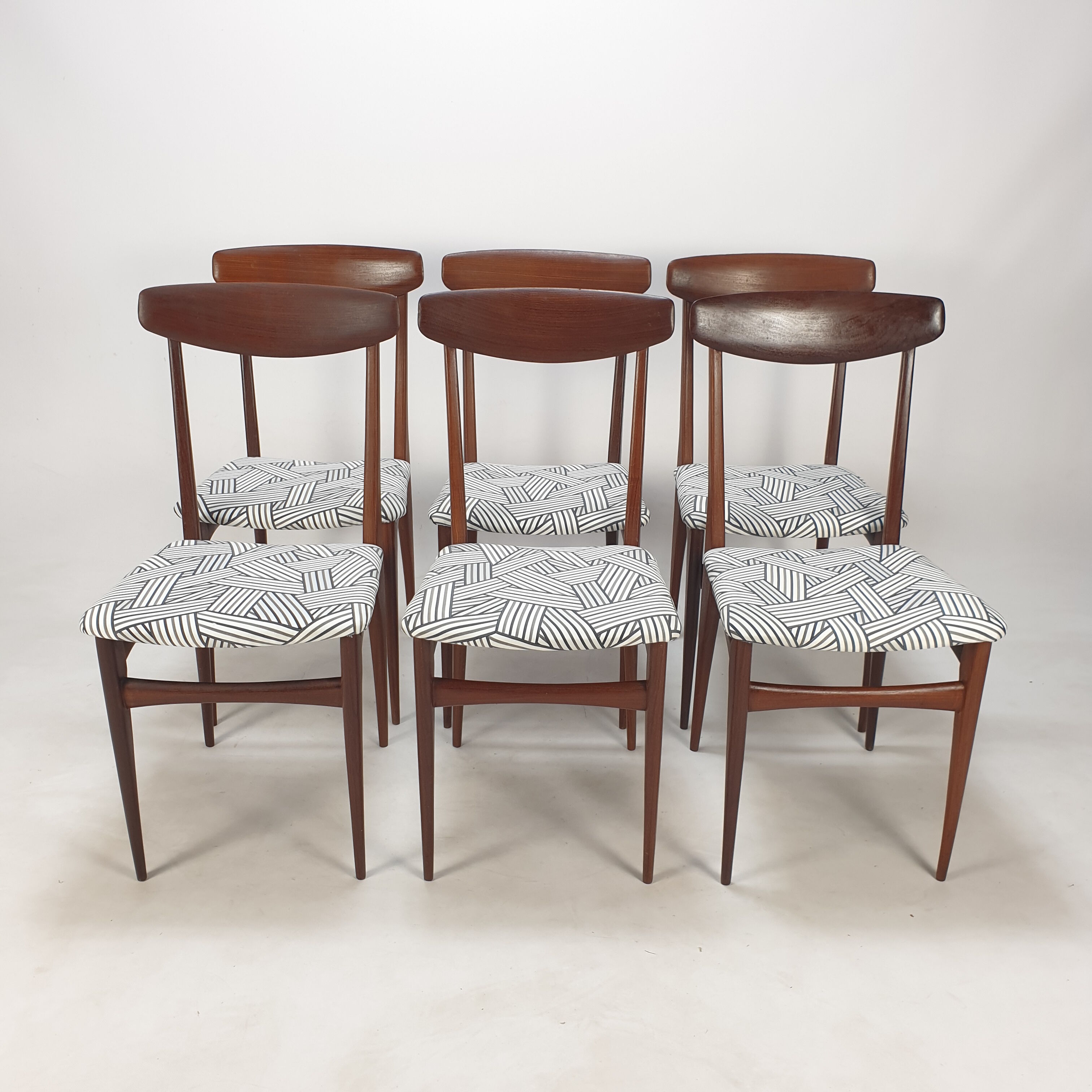 Set of 6 Mid Century Italian Teak Dining Chairs, 1950s