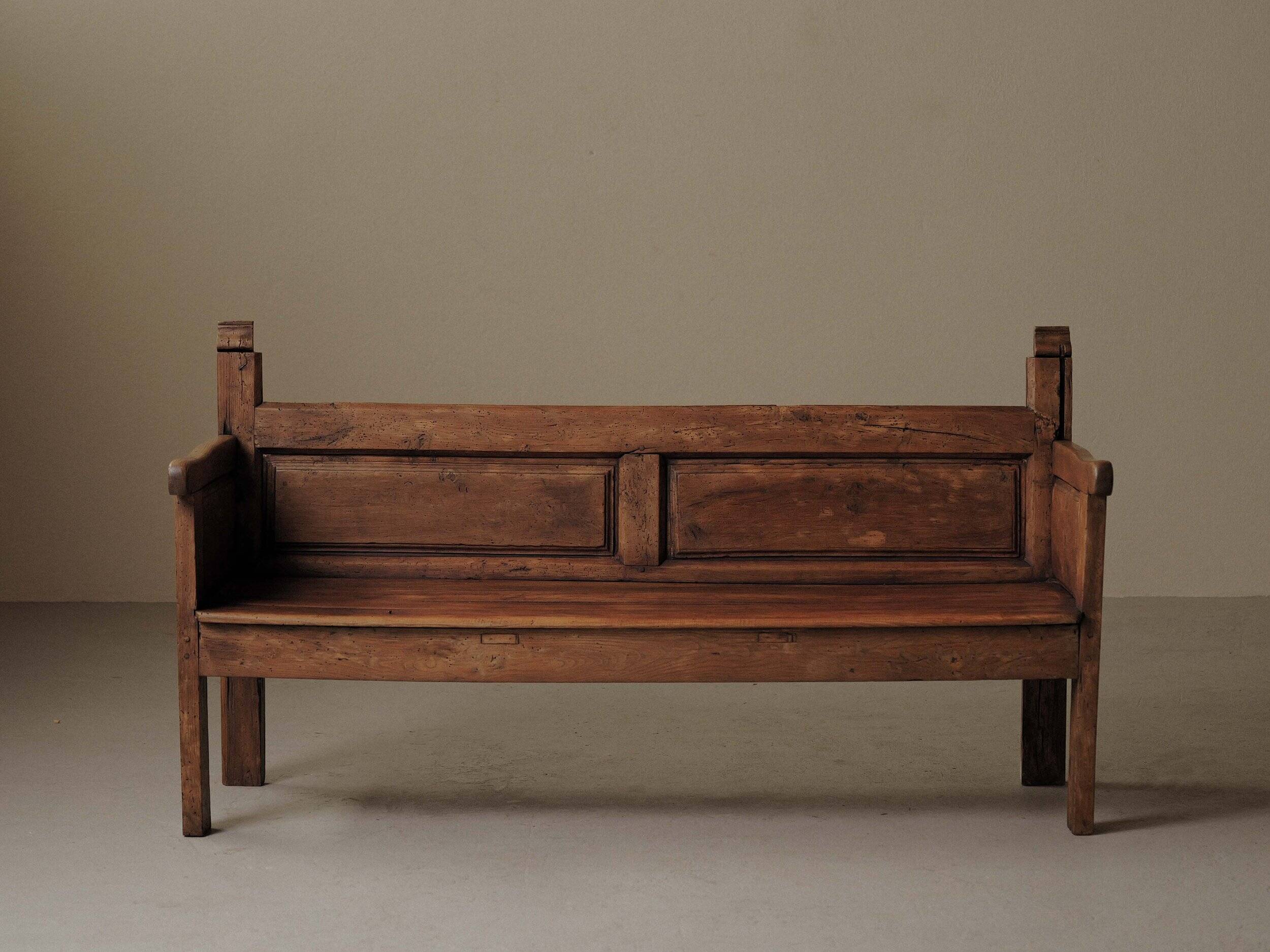 Banc de montagne en bois massif, Art populaire, Catalogne, XIXᵉ siècle