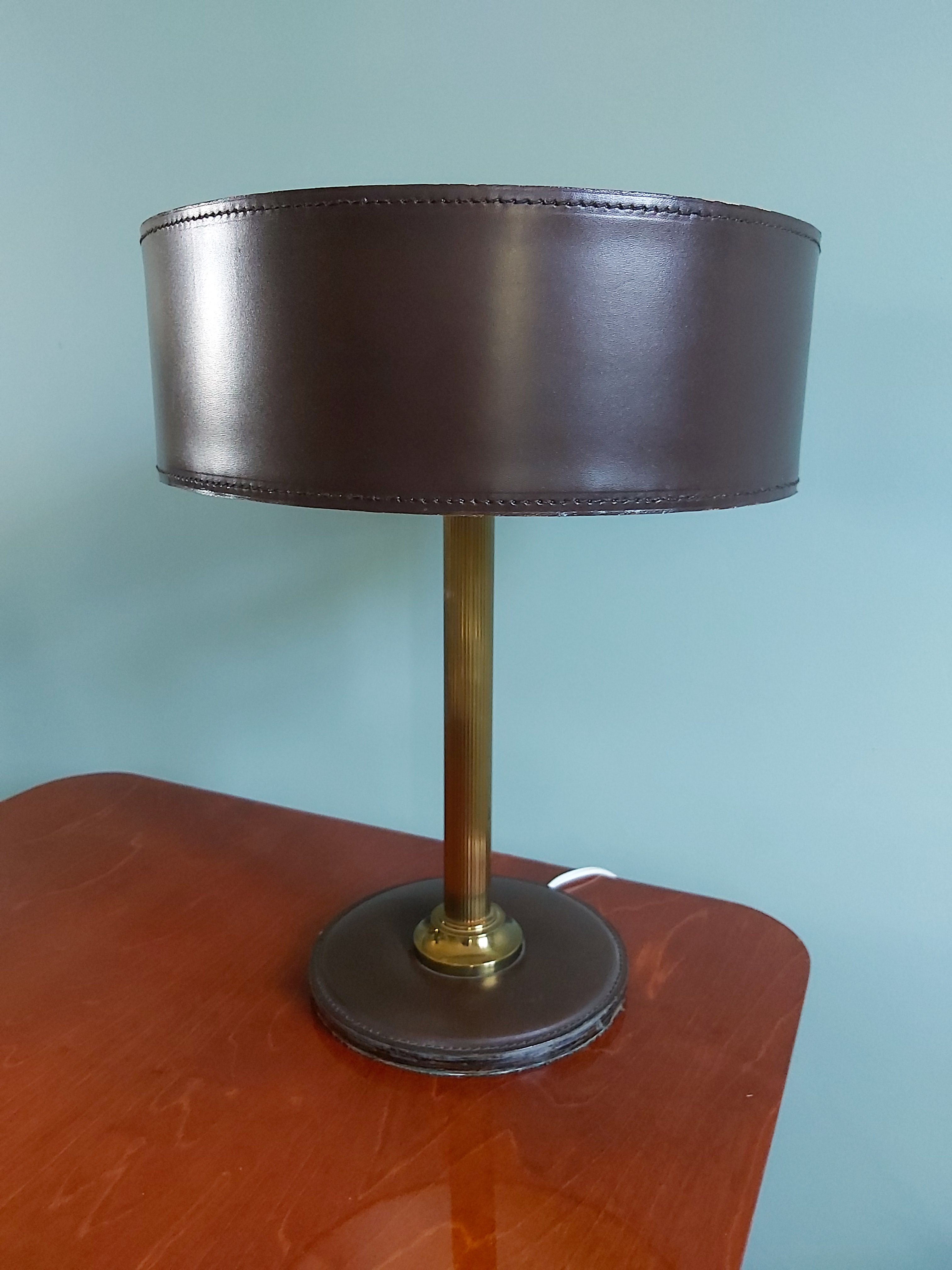 Brown leather desk lamp and brass foot, 70s