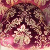 Velvet toad with backrest and firm seat in burgundy red color