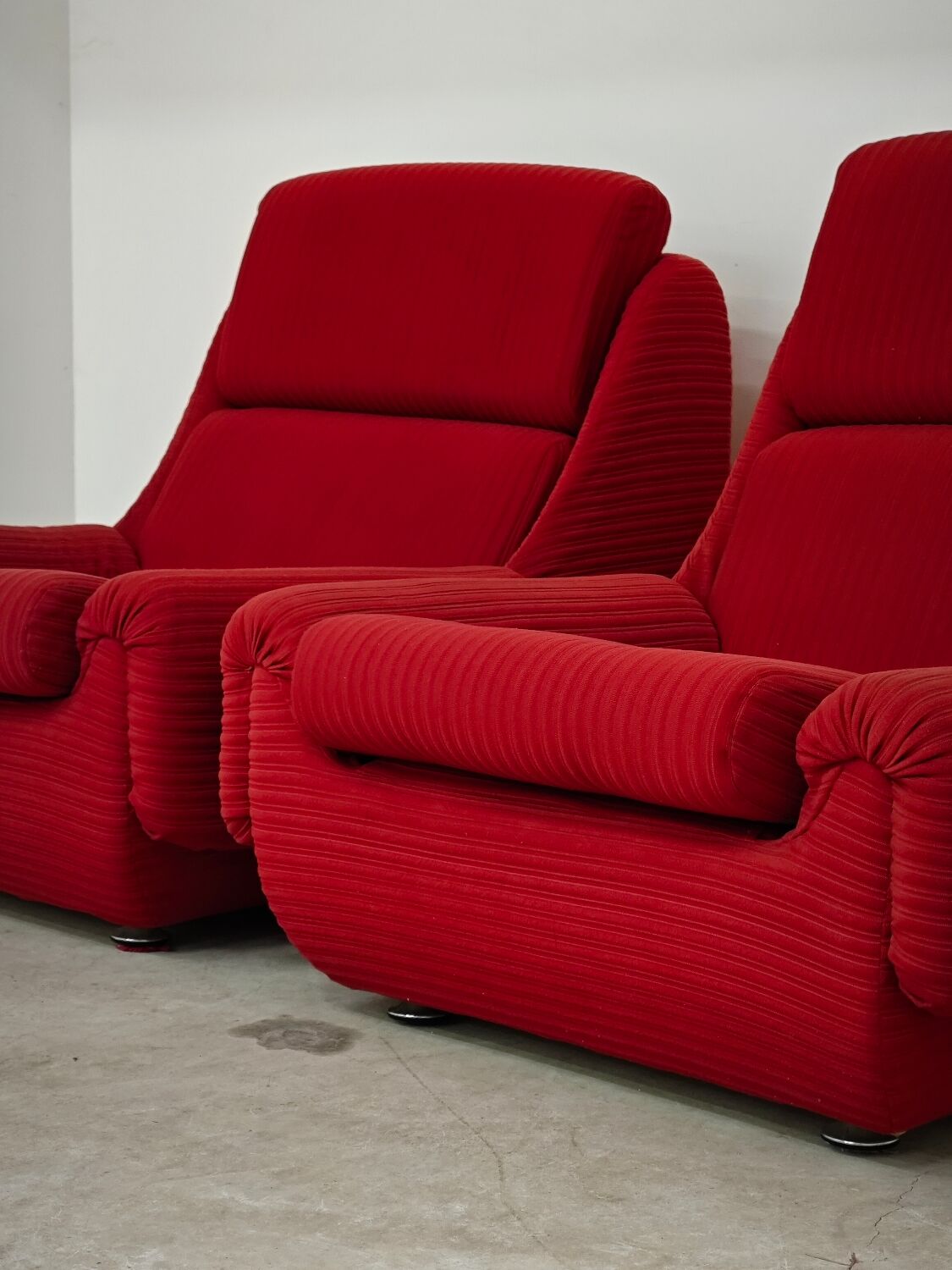 Complete red salon jitona style atlantis space age 1970