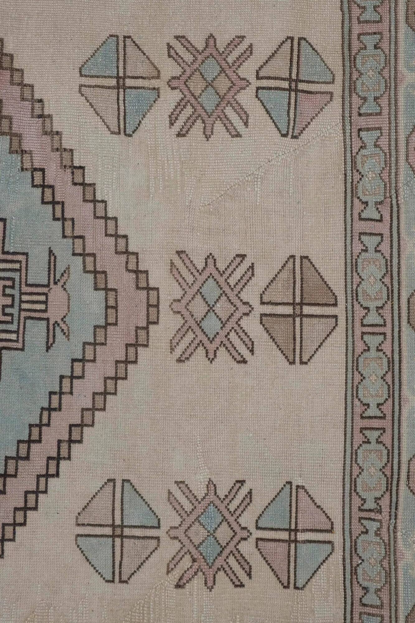 Vintage Turkish rug handmade 196x284 cm