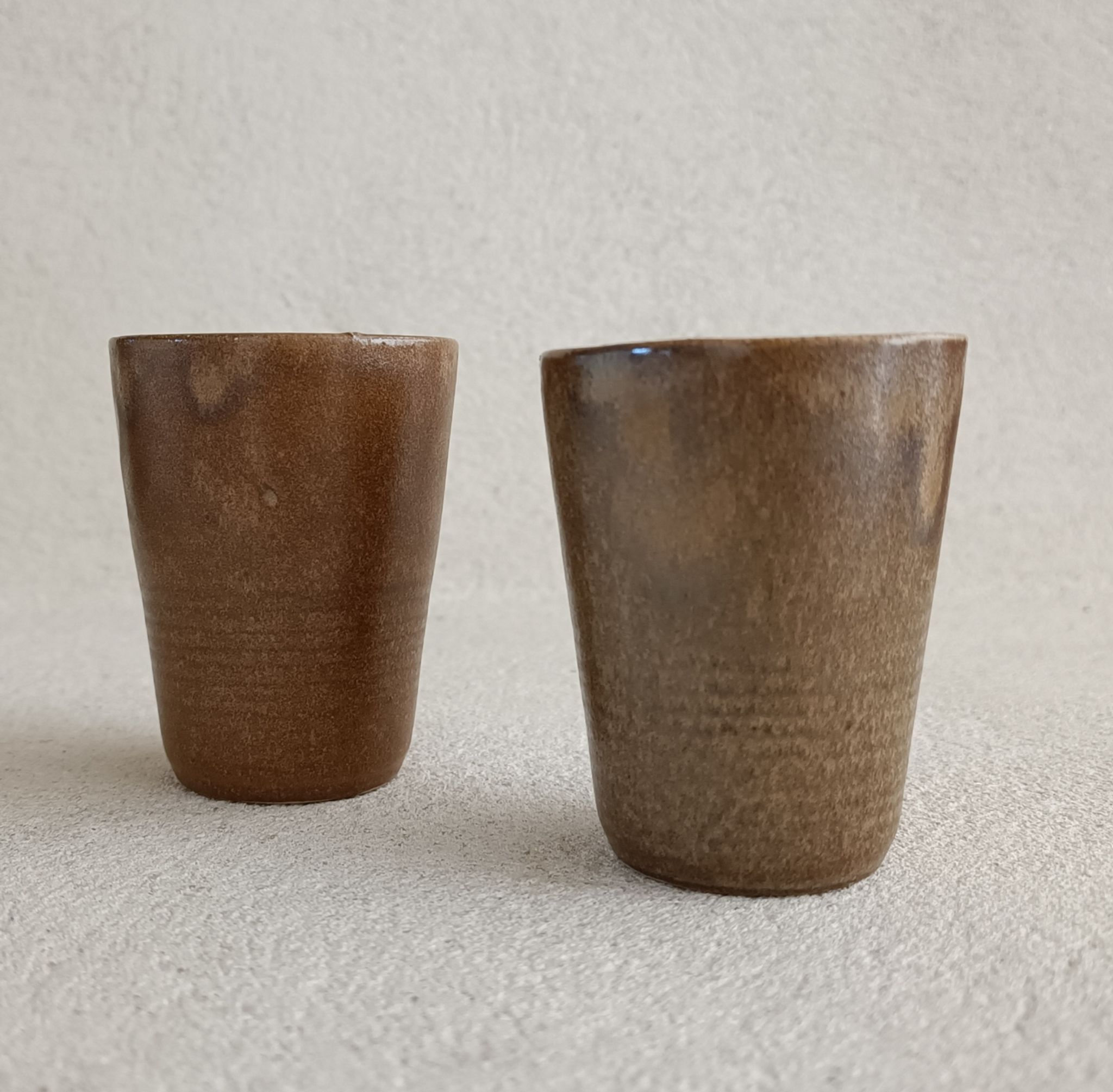 2 Digoin cups