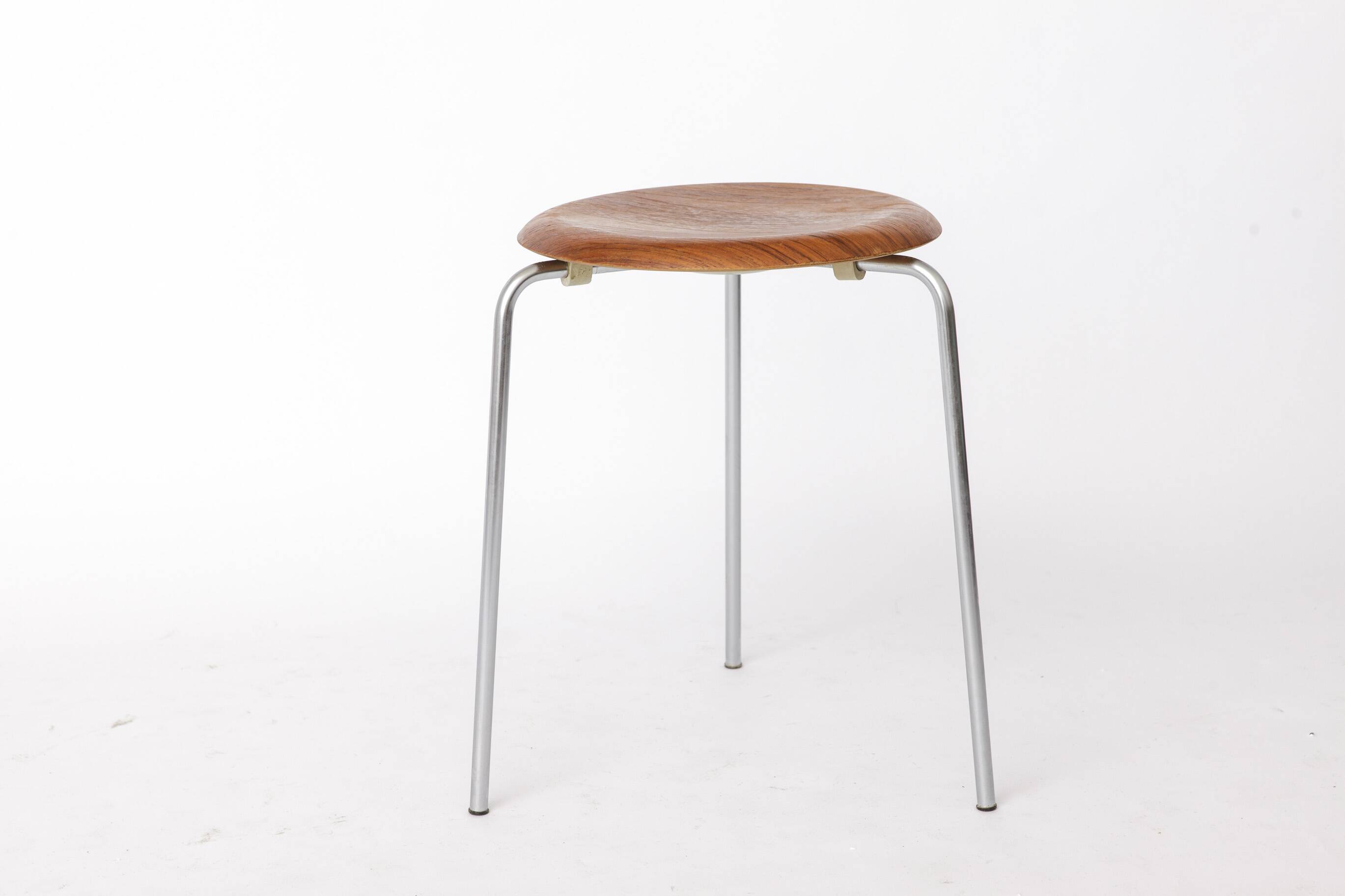 Arne Jacobsen Stool for Fritz Hansen, Model Dot 3170, Vintage Danish Design