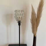 Table lamp with an antique tulip lampshade in glass and a golden foot