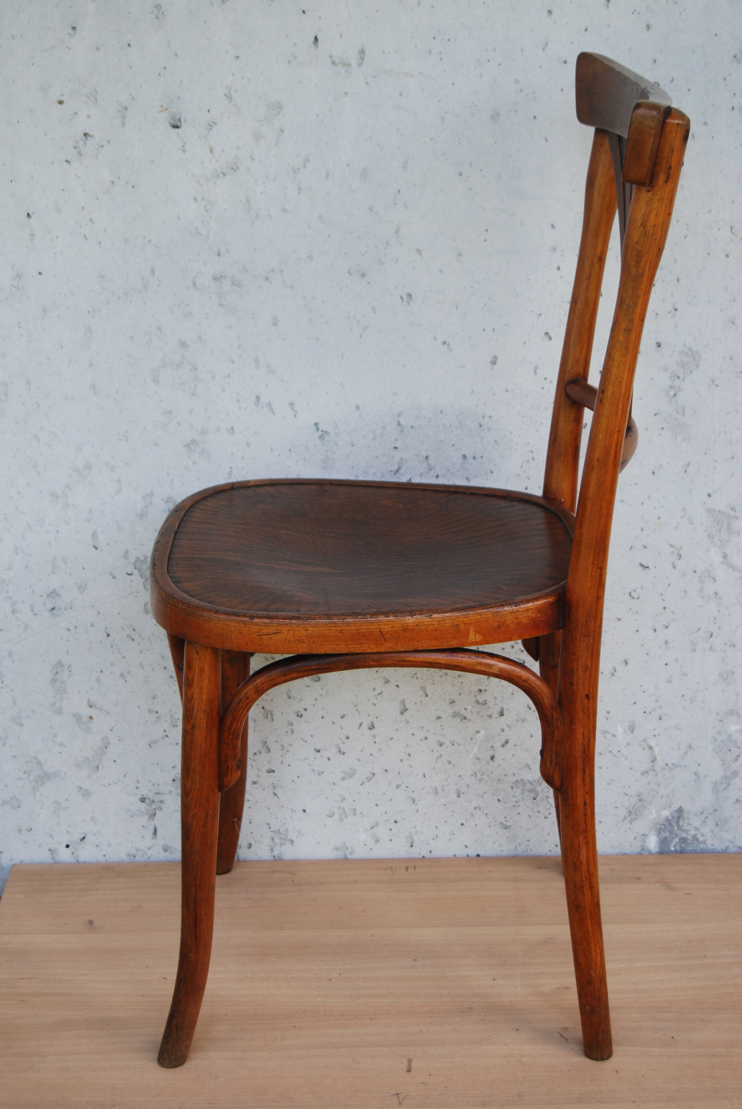 Curved wooden bistro chair J & J Kohn