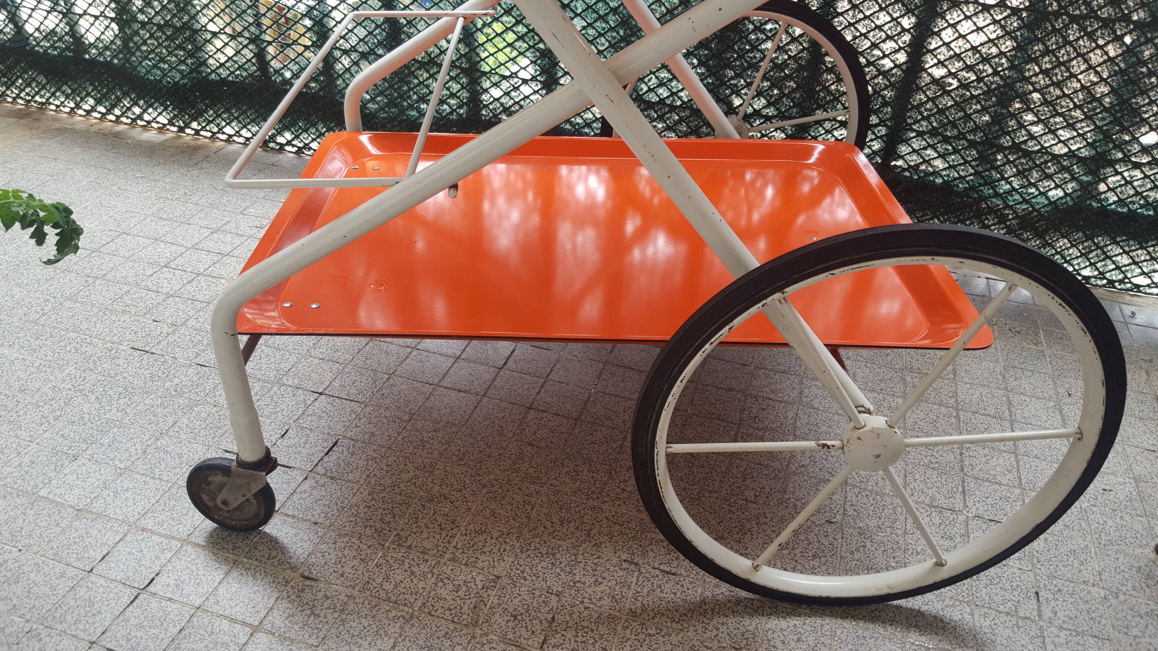 DESSERTE , VINTAGE YEAR 70'S ROULANT TABLE