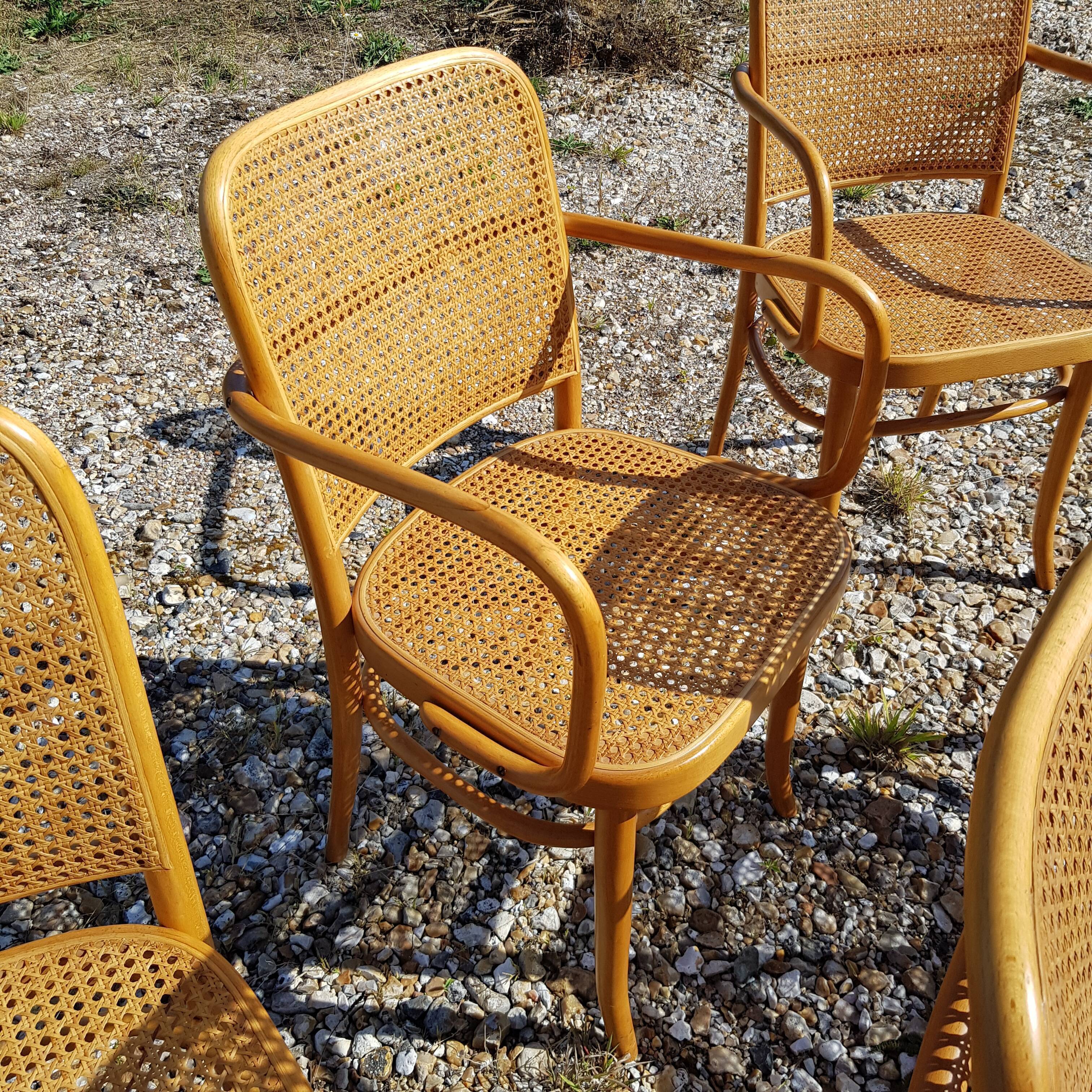 Ensemble de 4 fauteuils et 1 chaise Thonet 811 Josef Hoffmann