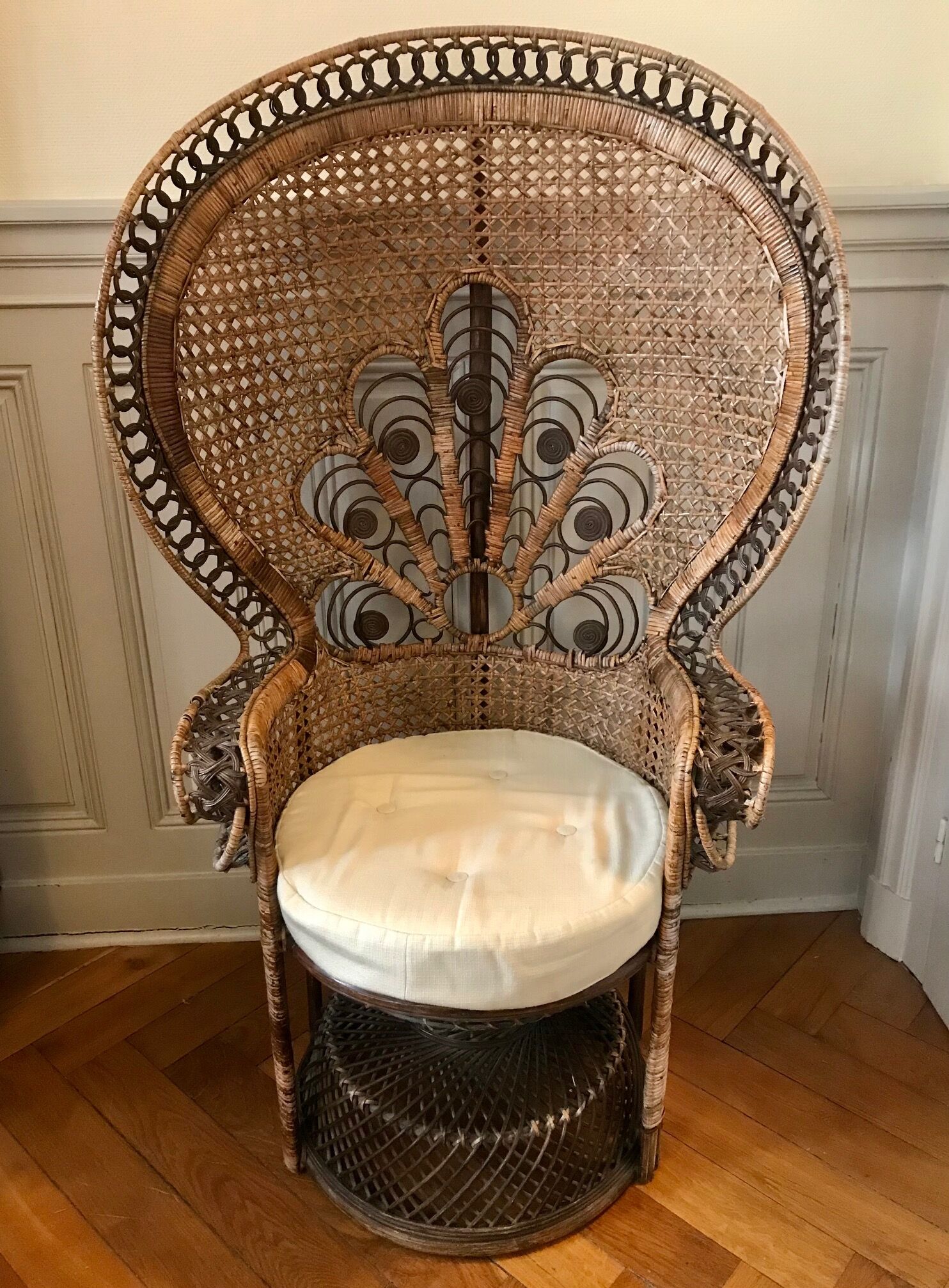 Armchair Emmanuelle peacock