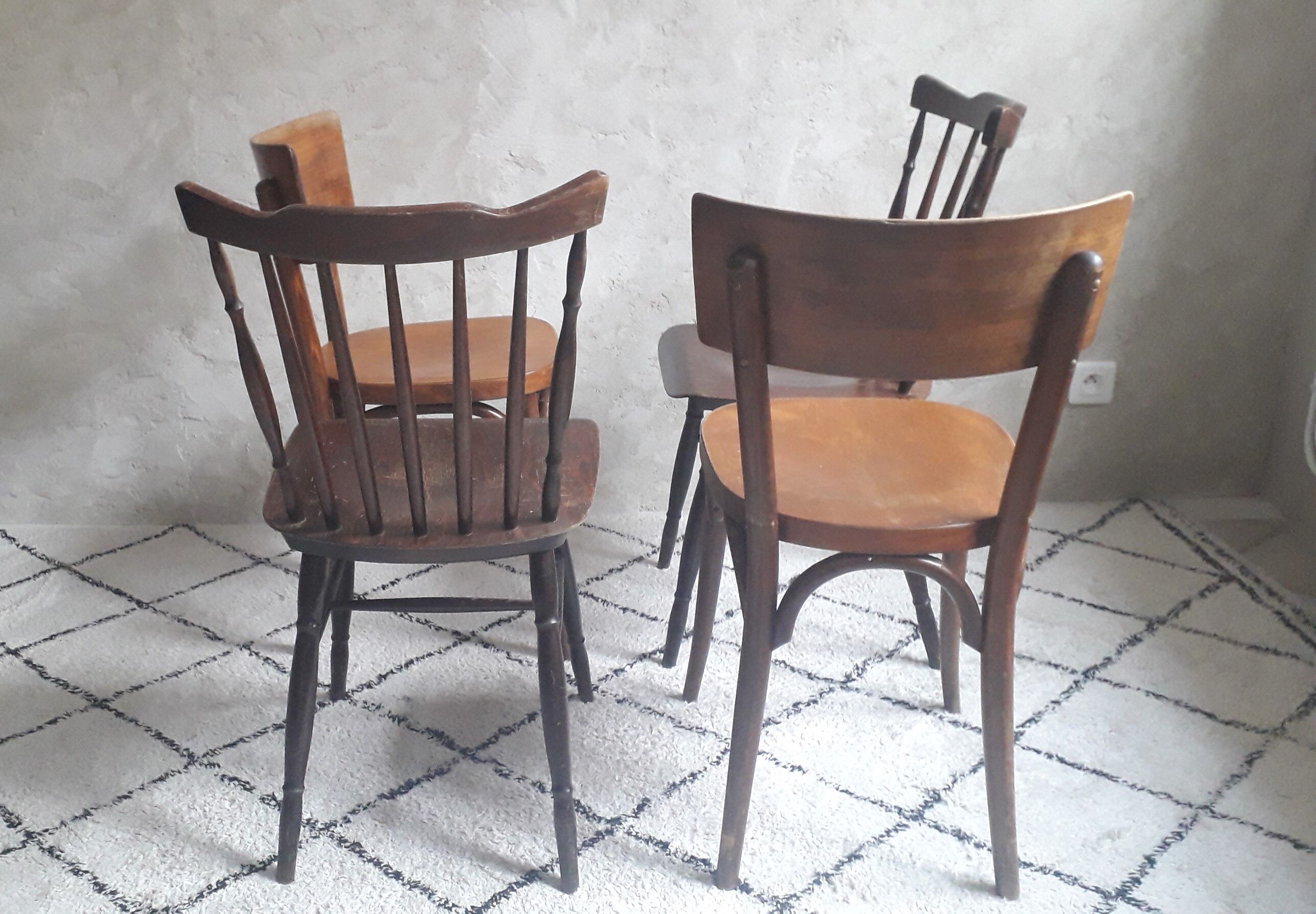 Set de 4 chaises bistrot dépareillées