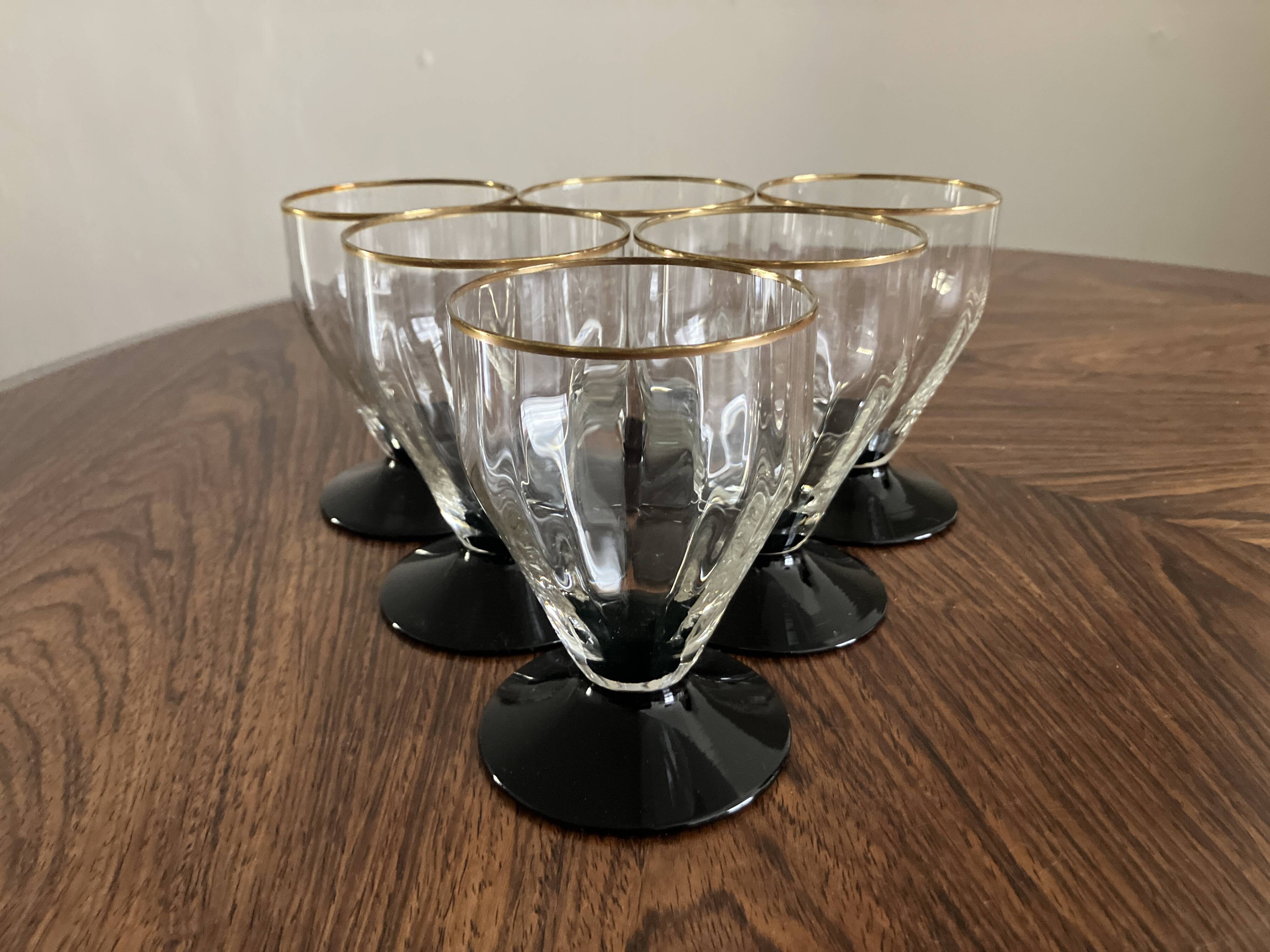 Suite de 6 verres Art Déco, années 30