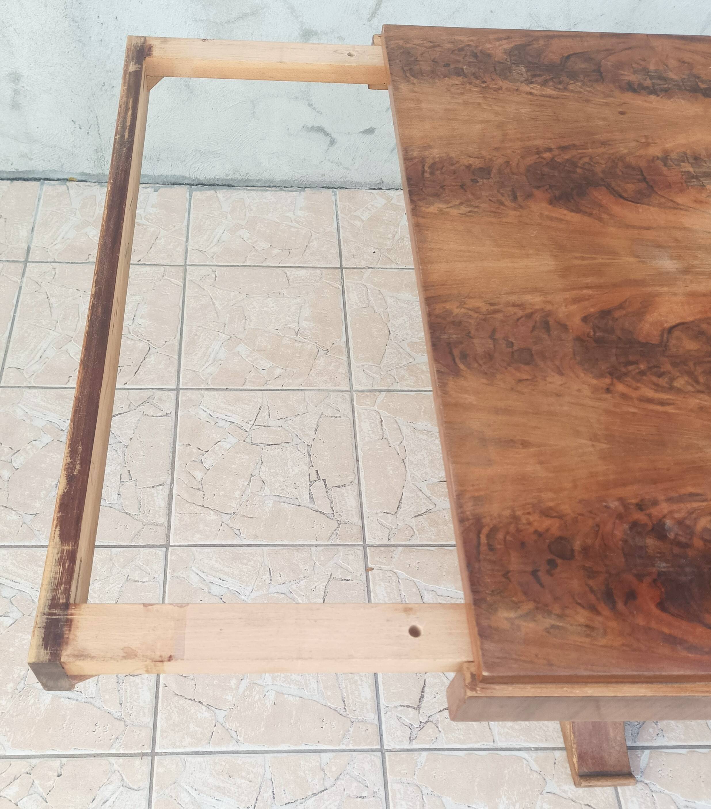Art Deco table in burr walnut