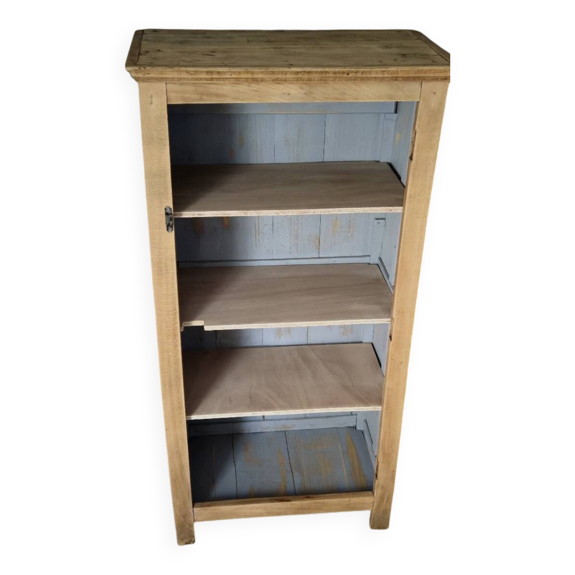 Armoire parisienne
